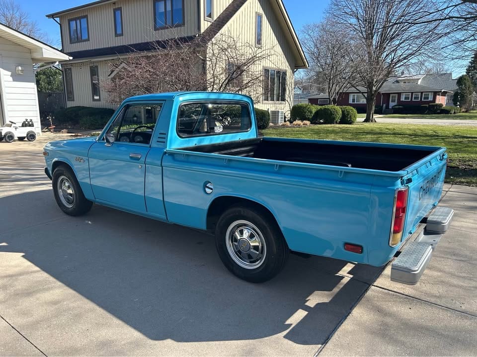 Driver rear three-quarter view of 1976 Chevy LUV