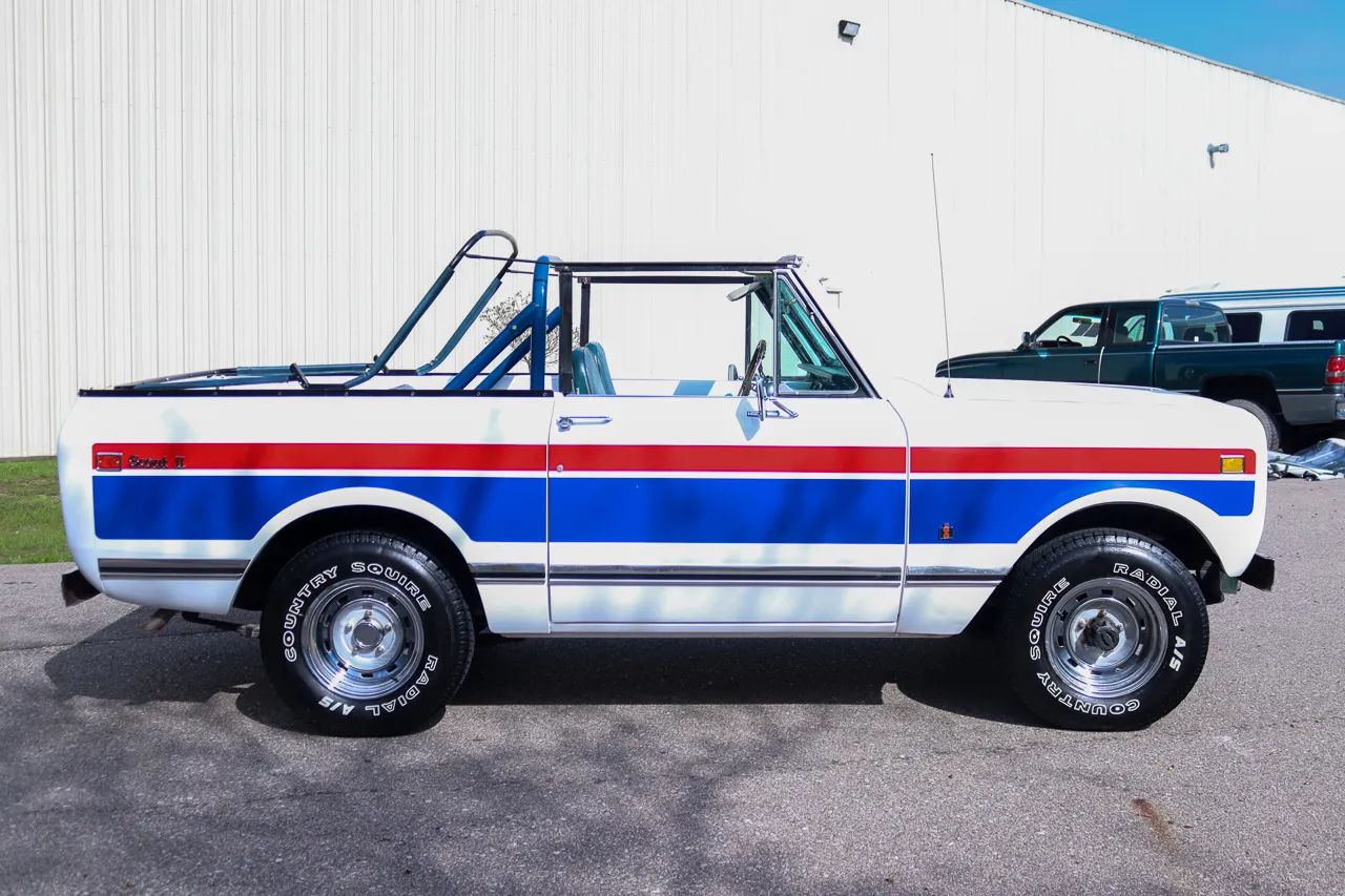 Passenger view of 1976 International Scout II Spirit of '76