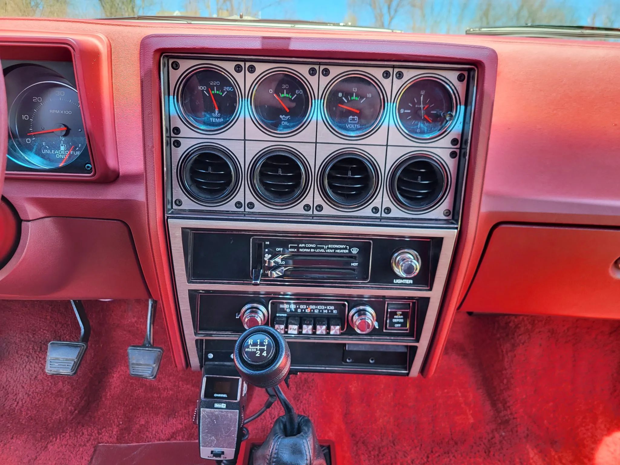 1980 Pontiac Phoenix LJ Coupe: Two Doors, Four Speeds, 32,349 Miles, Zero Credibility 16 Center dashboard stack of a 1980 Pontiac Phoenix