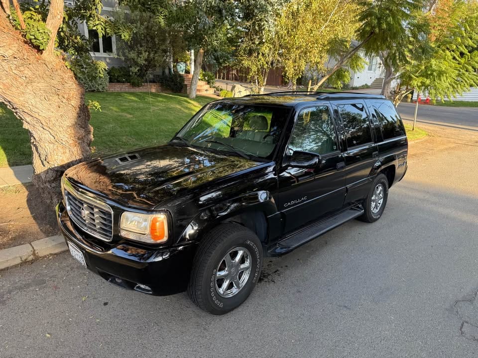 My 2000 Cadillac Escalade - GM Does Badge Engineering Right For A Change 2 576317139 10238302772779314 1723092911889017060 n