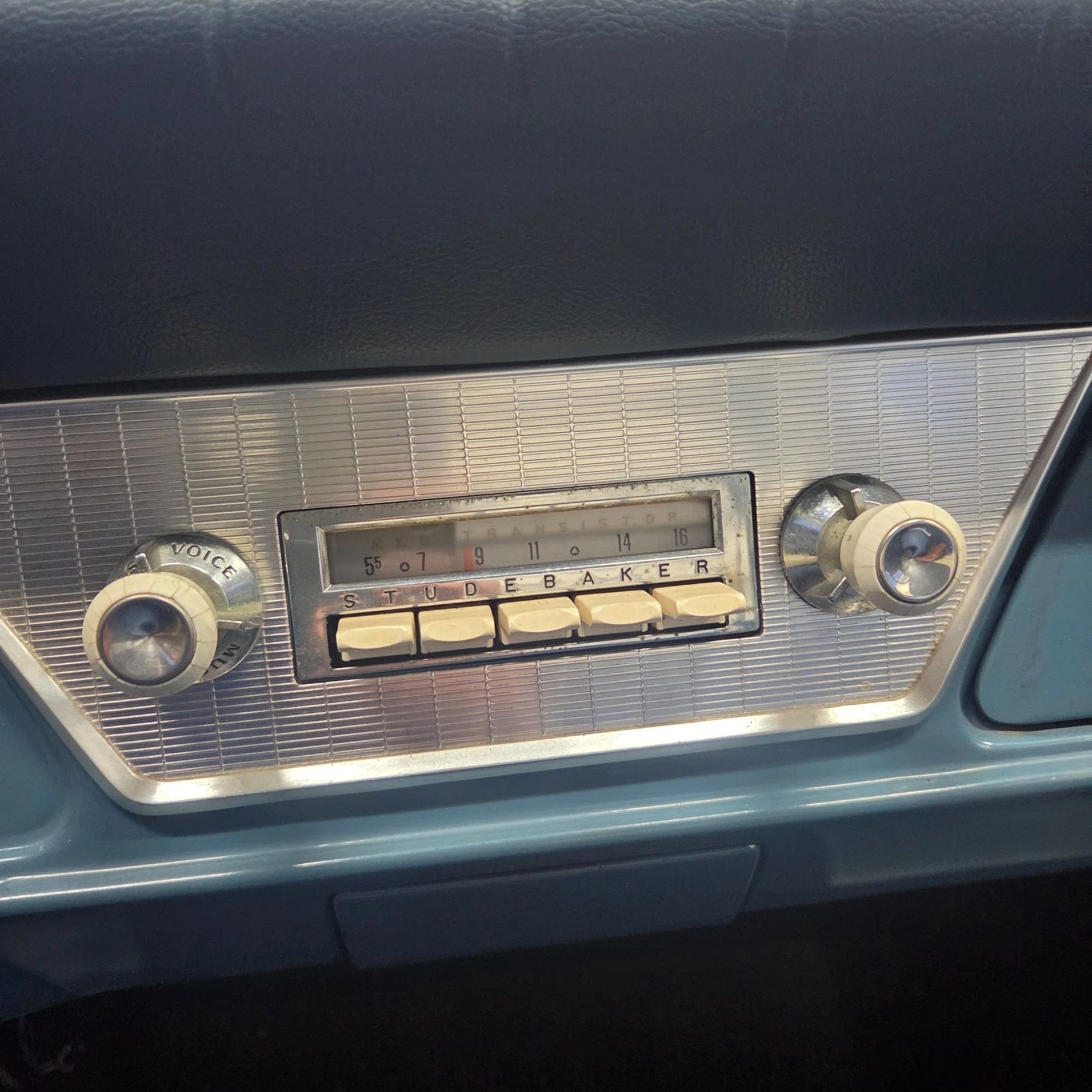 AM radio in 1962 Studebaker Lark
