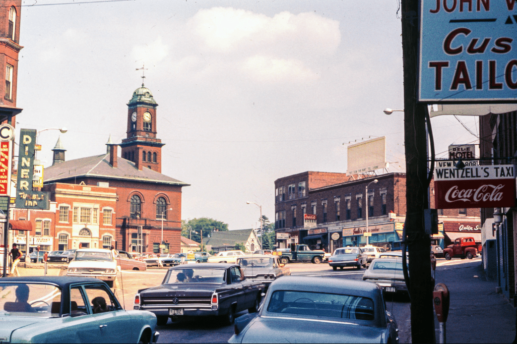 Cars And Storefronts Downtown And On Main Street, 1950s and 1960s 11 Captura de pantalla 2024 04 21 15.33.00
