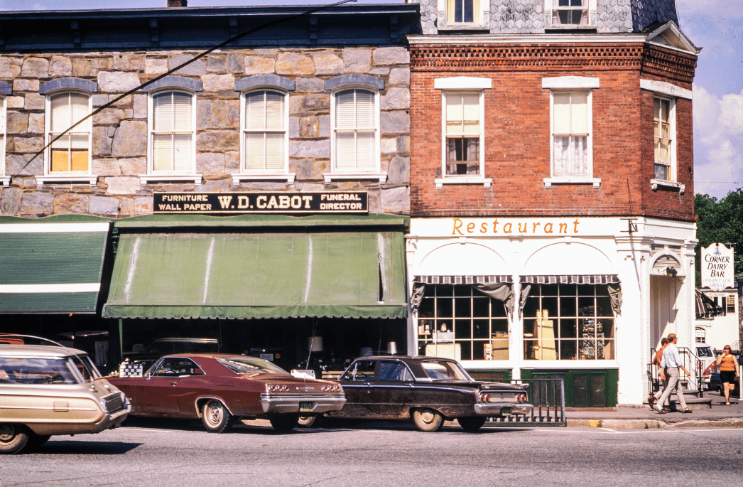 Cars And Storefronts Downtown And On Main Street, 1950s and 1960s 10 Captura de pantalla 2024 04 26 15.13.28