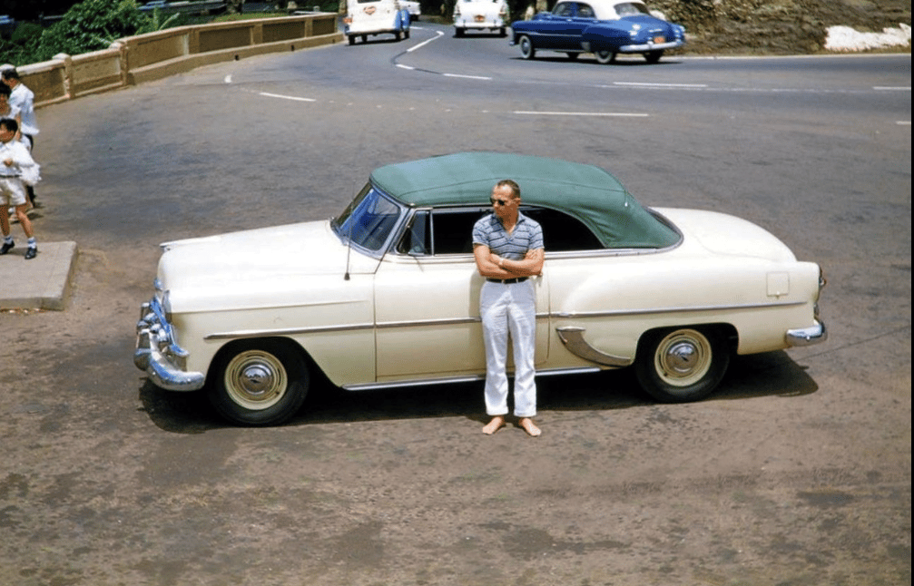 When Chrome Ruled: Classic 1950s GM Cars In Vintage Photos 6 Captura de pantalla 2025 01 21 22.15.20