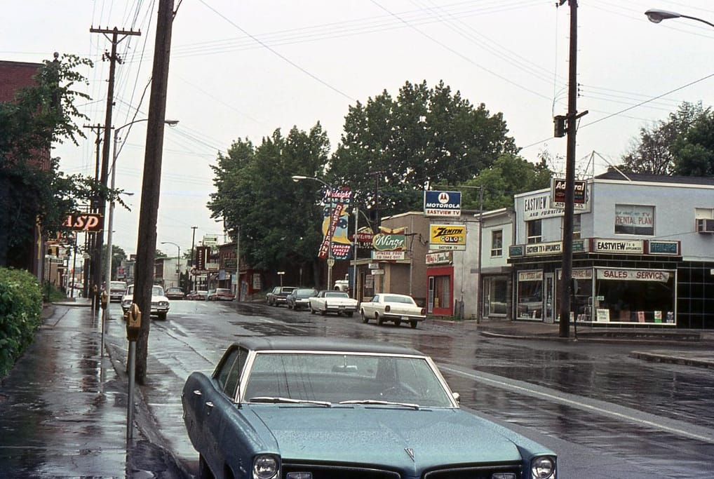 Cars And Storefronts Downtown And On Main Street, 1950s and 1960s 13 Captura de pantalla 2025 02 08 00.45