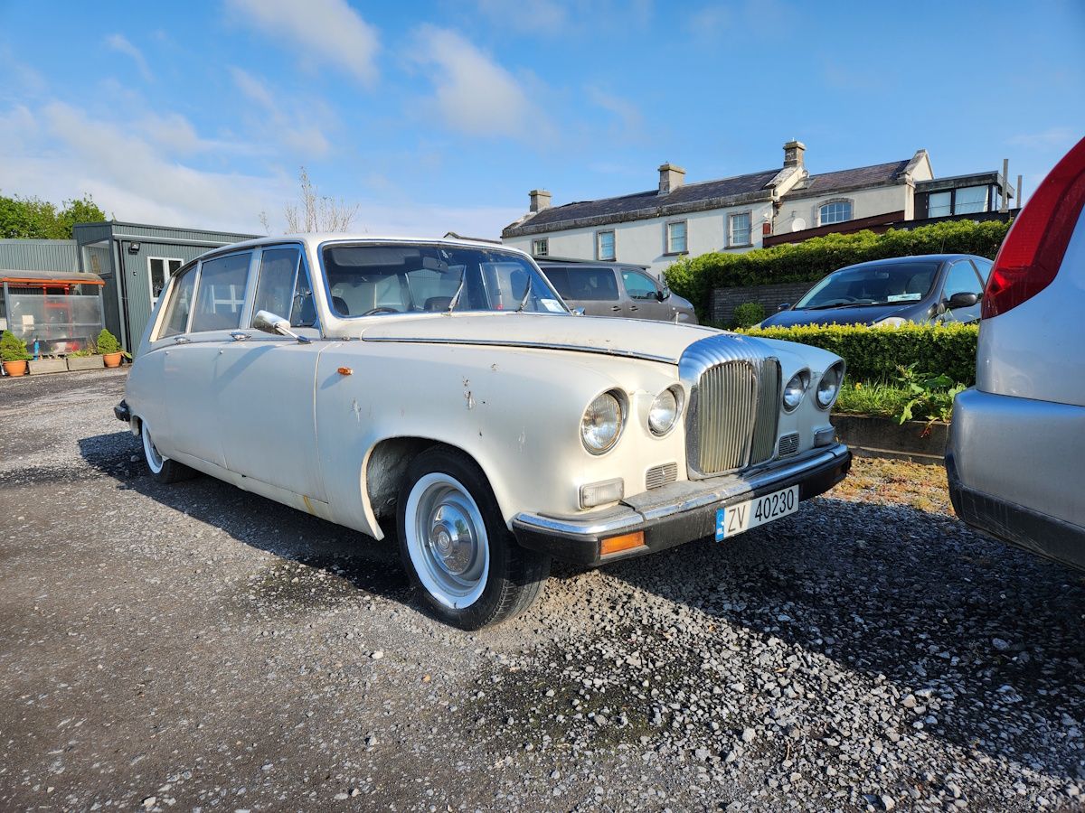 Classic Cars of Ireland: Daimler, MG and Nissan And More 16 Daimler DS420 12