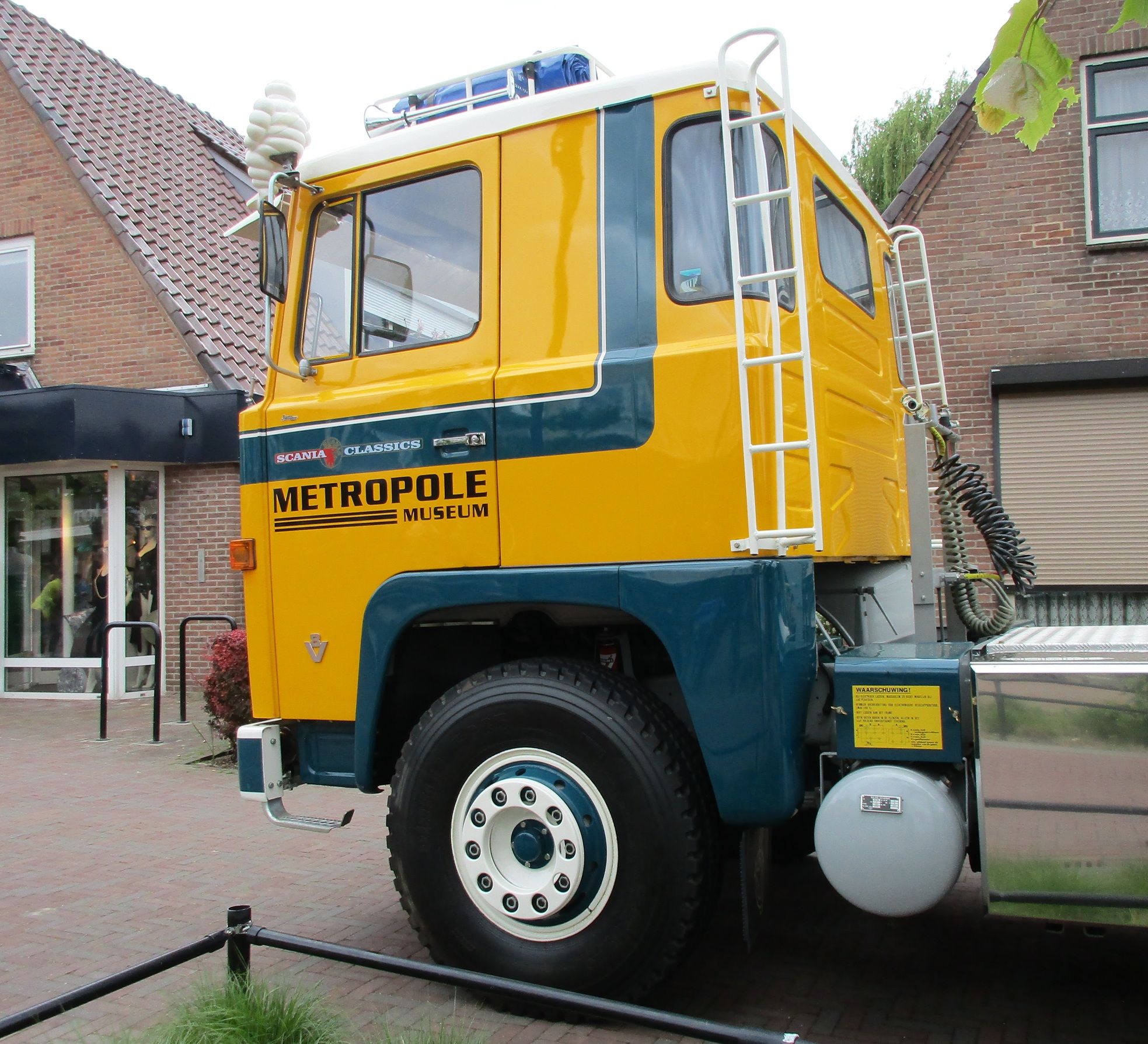 Metropole Classics Druten - 1974 Scania LBS 140 Super 6x2 tractor - 3