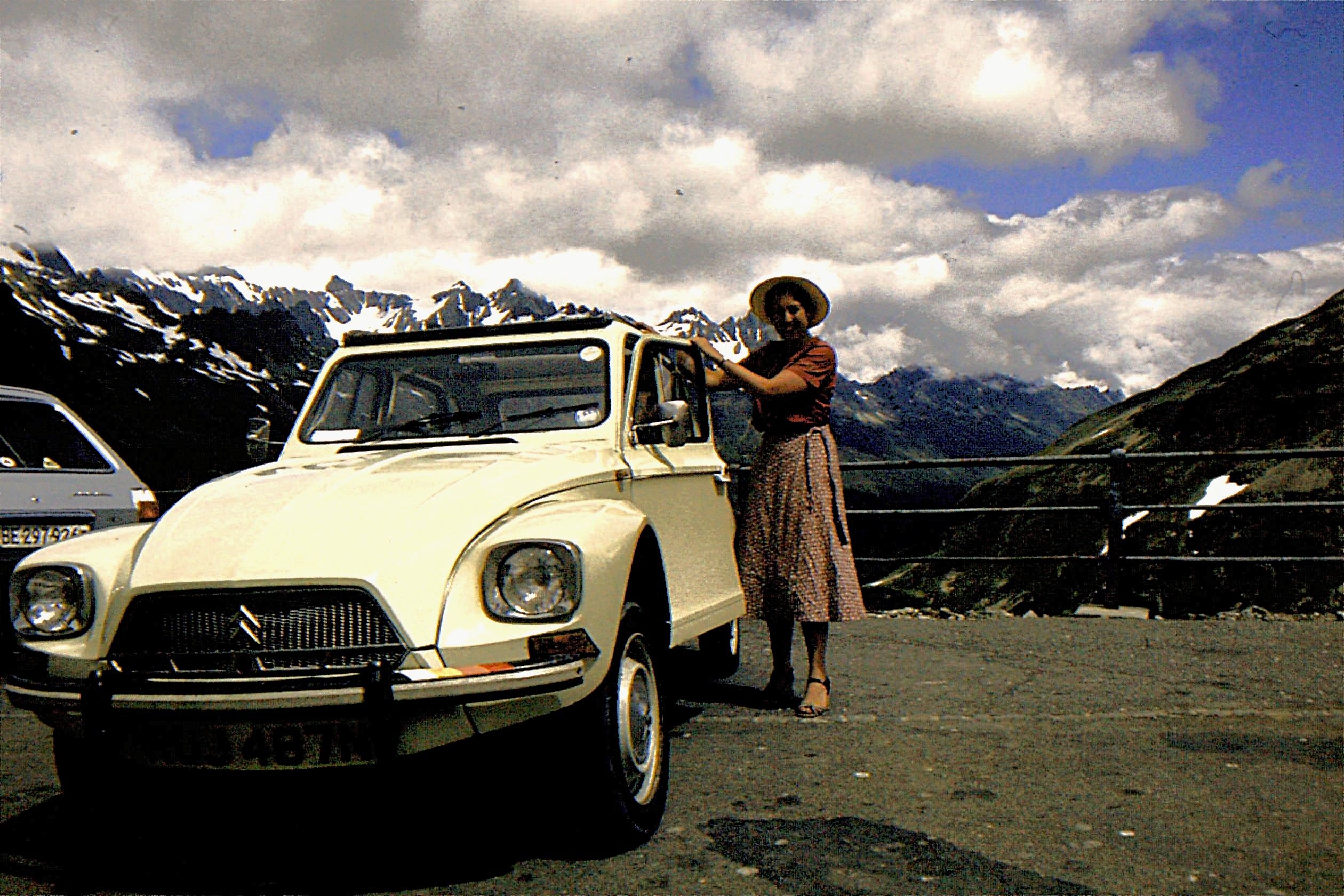 My 1974 Citroën Dyane 6: A Contrarian's First Car 1 RUJ 2