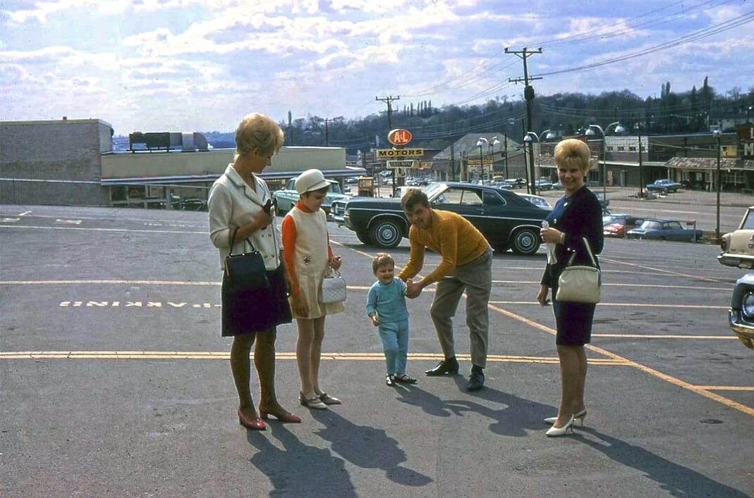 Vintage Photos Of Everyday Scenes In 1950s-1970s America 13 Screenshot 20260620 020705