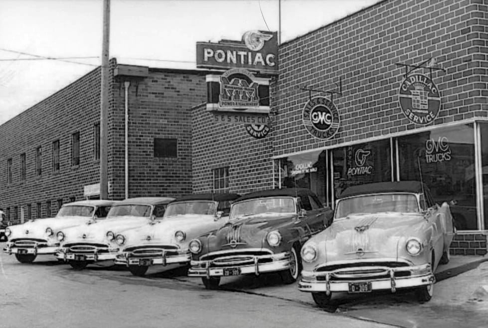 Vintage Photos: Pontiac Dealers In The 1950s 6 Screenshot 20260726 193146