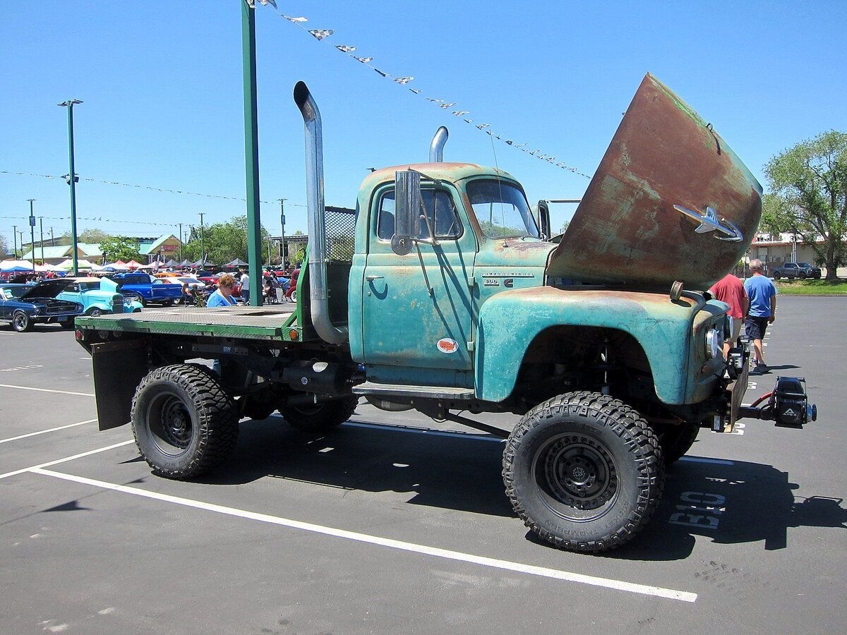 Car Show Classic: 1954 International -- Old School Looks, Modern Tricks 1 rsz international 100 1954 003