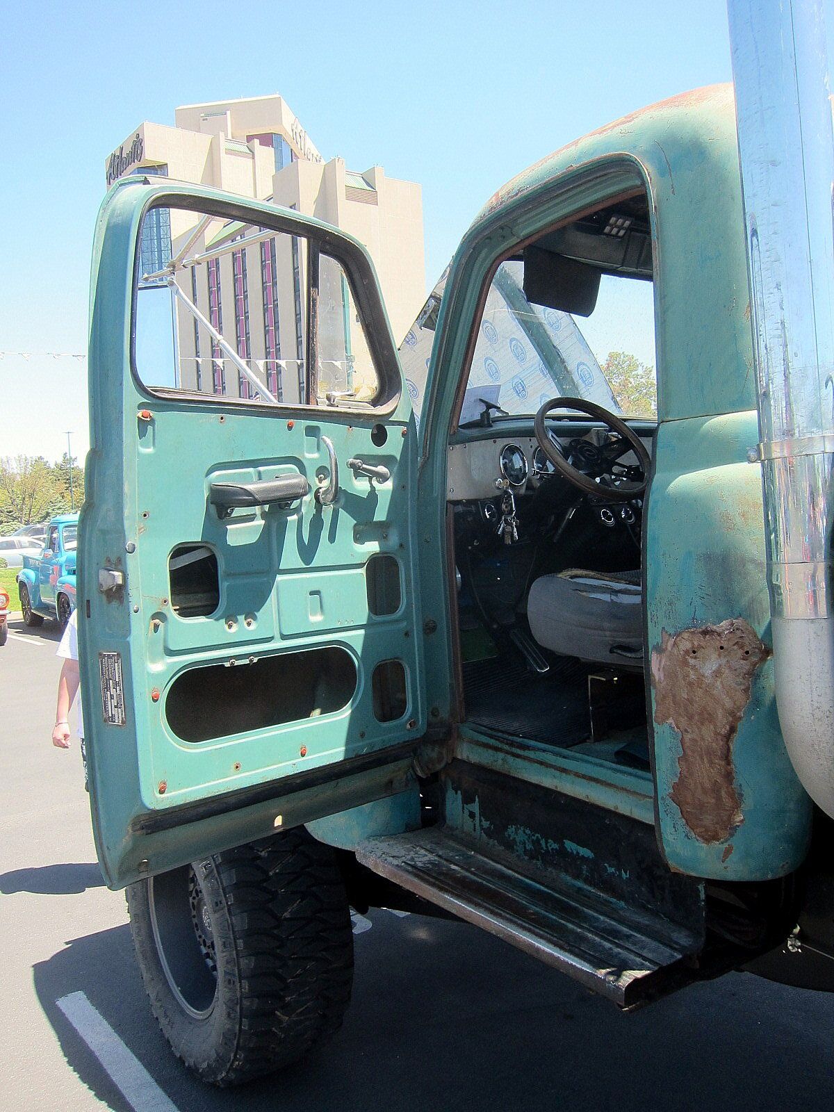 Car Show Classic: 1954 International -- Old School Looks, Modern Tricks 6 rsz international 100 1954 007