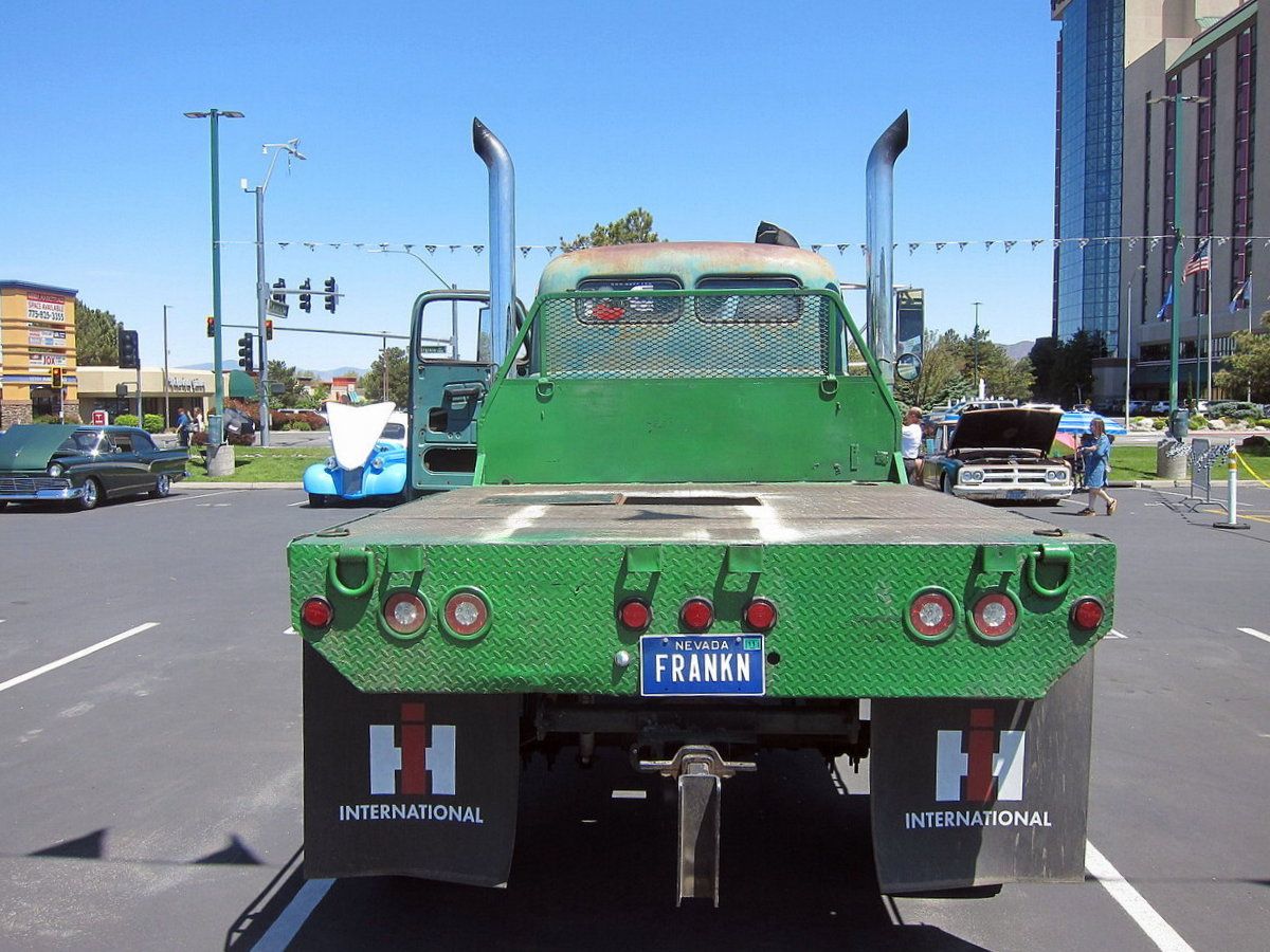 Car Show Classic: 1954 International -- Old School Looks, Modern Tricks 13 rsz international 100 1954 014a