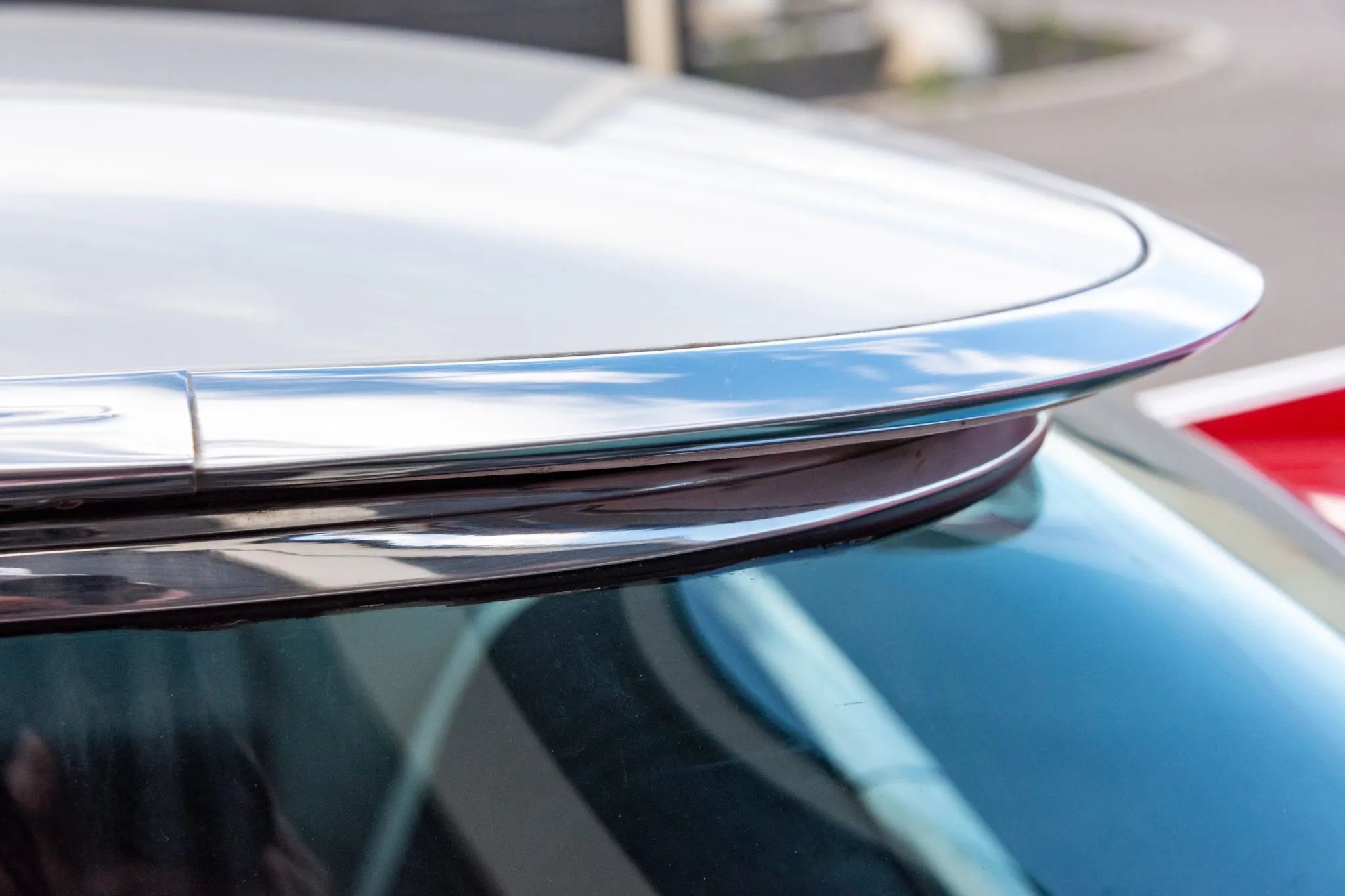 From Flattop To Formal: Cadillac's 1959–1964 Four-Window And Six-Window Four-Door Hardtops 6 Rear edge of the roof of a cantilever 1959 Cadillac four-door hardtop