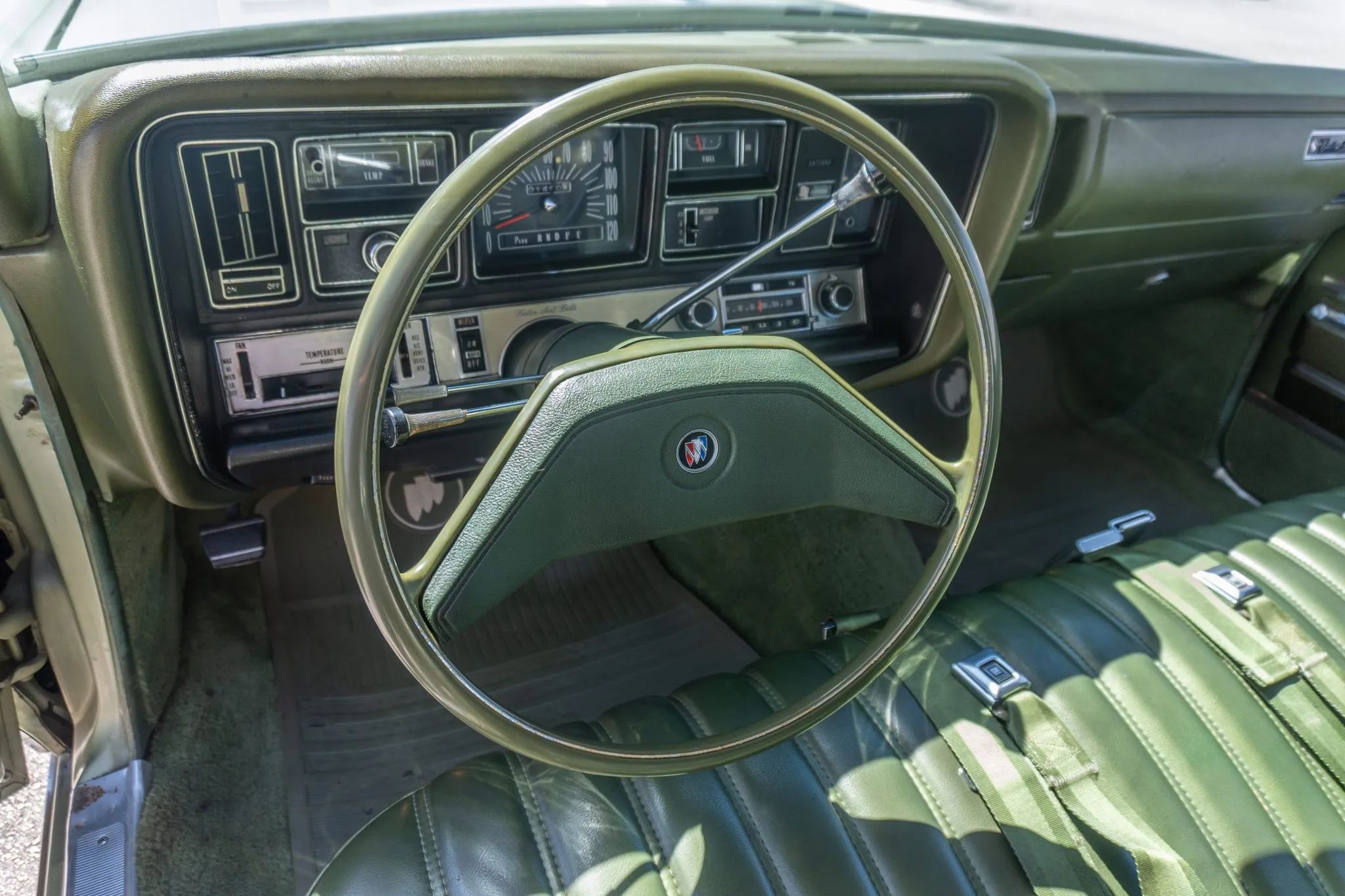 1969 Buick Electra 225 Custom: A Jolly Triple-Green Giant, But Buyer Beware 12 Dashboard and steering wheel of a 1969 Buick