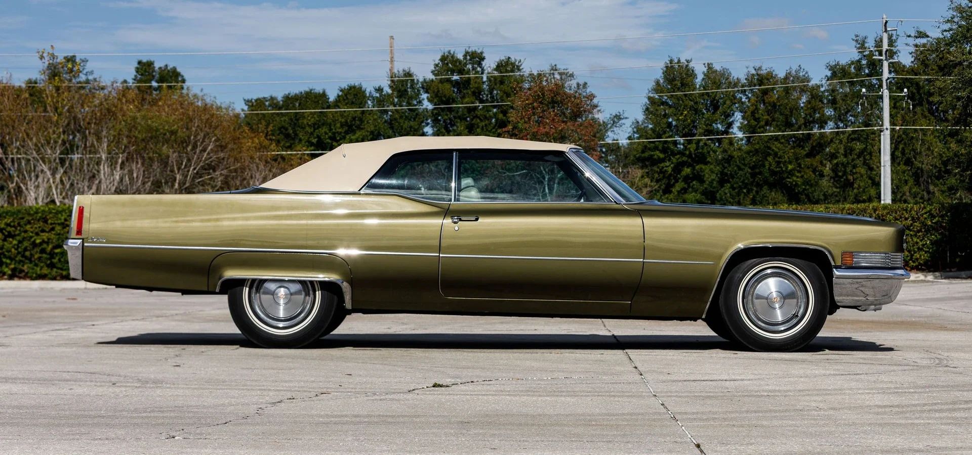 1970 Cadillac De Ville Convertible: The Very Last Full-Size Cadillac Convertible Ever Built 4 Right side view of a 1970 Cadillac convertible with the top up