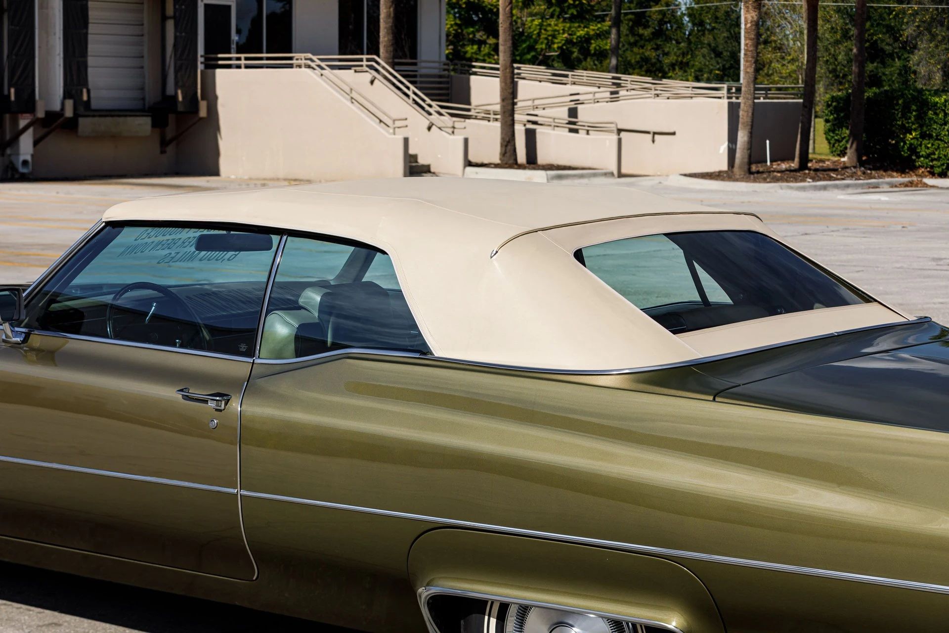 1970 Cadillac De Ville Convertible: The Very Last Full-Size Cadillac Convertible Ever Built 15 Convertible top of a 1970 Cadillac, seen from the left rear