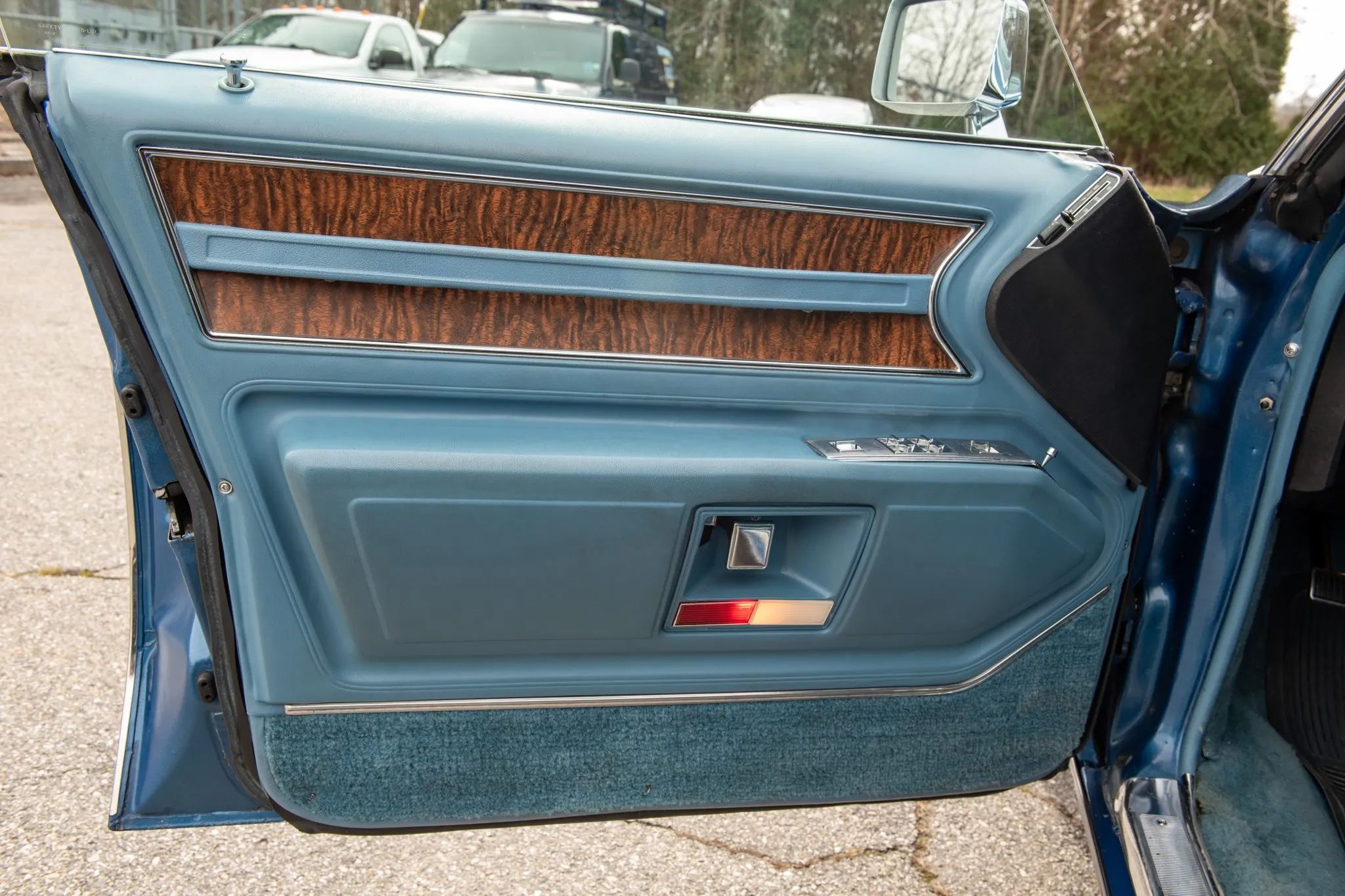 1970 Cadillac Fleetwood Sixty Special: A Chauffeur-Driven Example Of The Rare Final RWD Sixty Special 9 Driver's door trim of a 1970 Cadillac