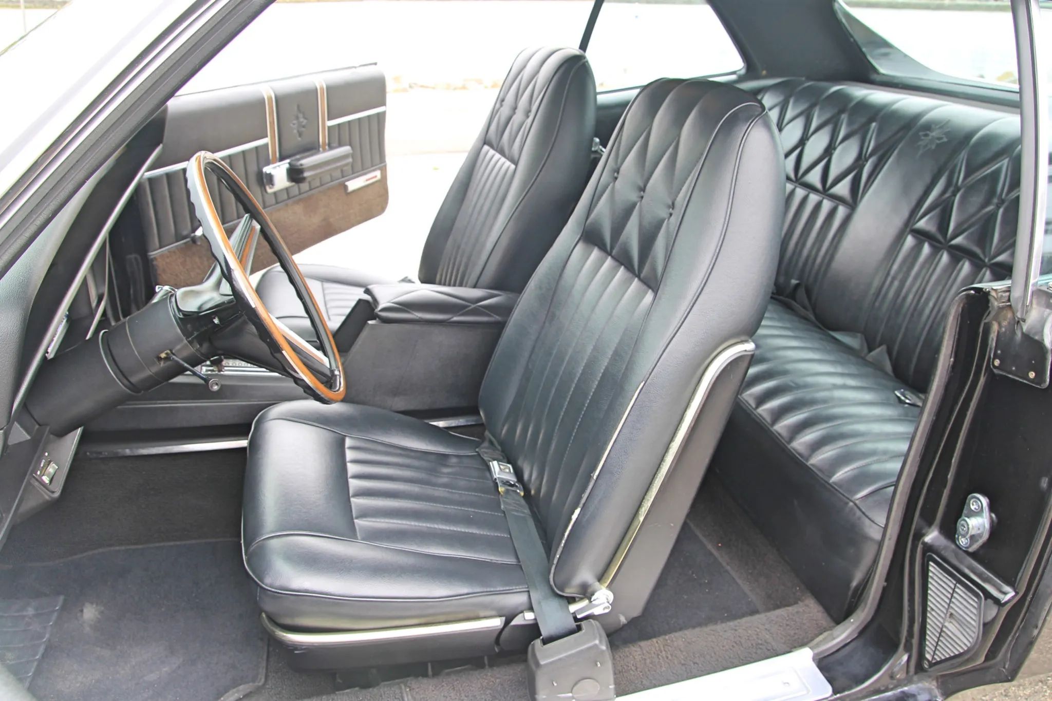1970 Mercury Marauder: Not An X-100, But "A Thriftier Approach To Sports Driving" 14 Front bucket seats and center console in a 1970 Marauder X-100