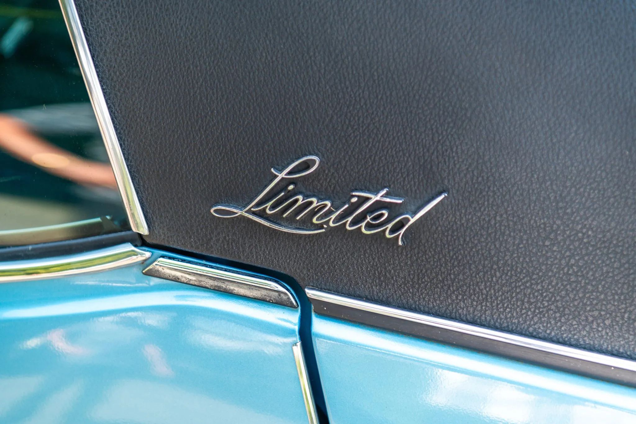 1972 Buick Electra 225 Custom Limited: "The Look Of A Quality Automobile Without Being A Bit Ostentatious" 8 Limited badge on a black vinyl top