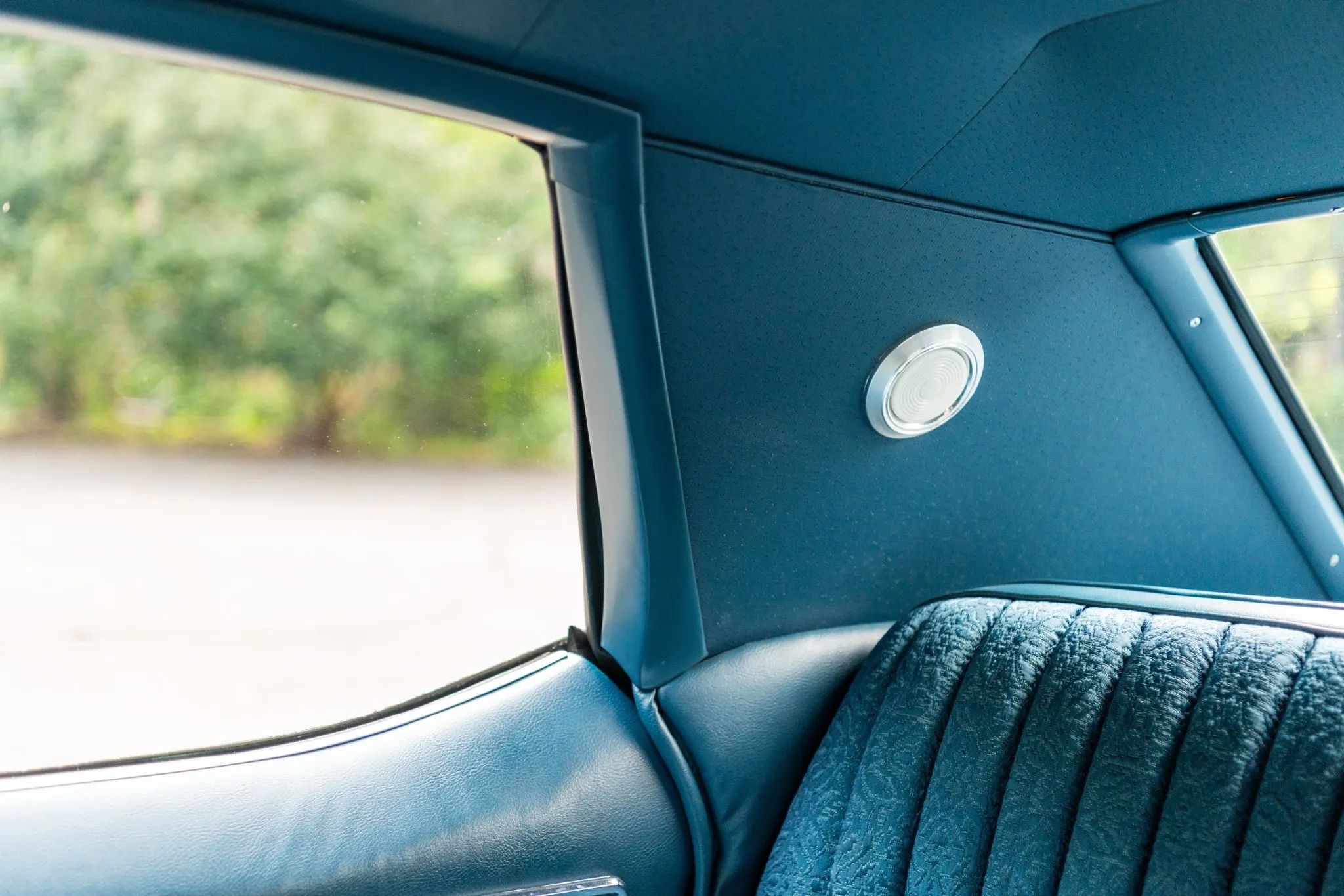 1972 Buick Electra 225 Custom Limited: "The Look Of A Quality Automobile Without Being A Bit Ostentatious" 23 Right sail panel of a 1972 Buick four-door hardtop, seen from the back seat