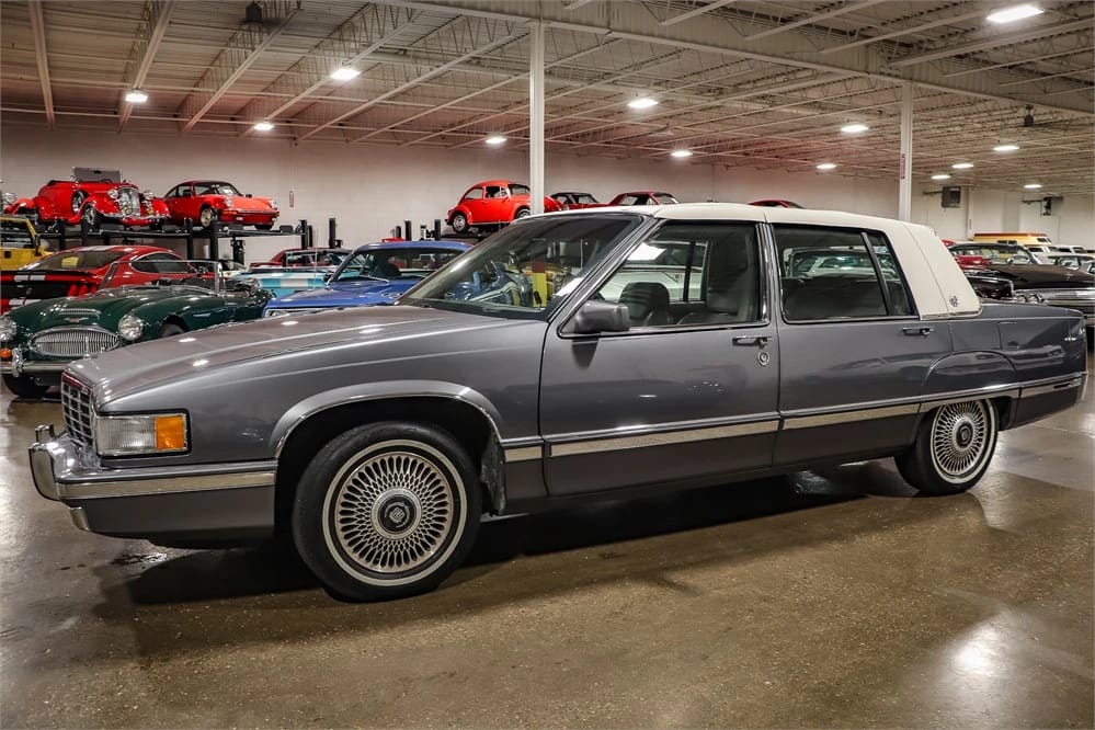 1970 Cadillac Fleetwood Sixty Special: A Chauffeur-Driven Example Of The Rare Final RWD Sixty Special 17 Left front 3q view of a 1993 Cadillac in an indoor showroom space