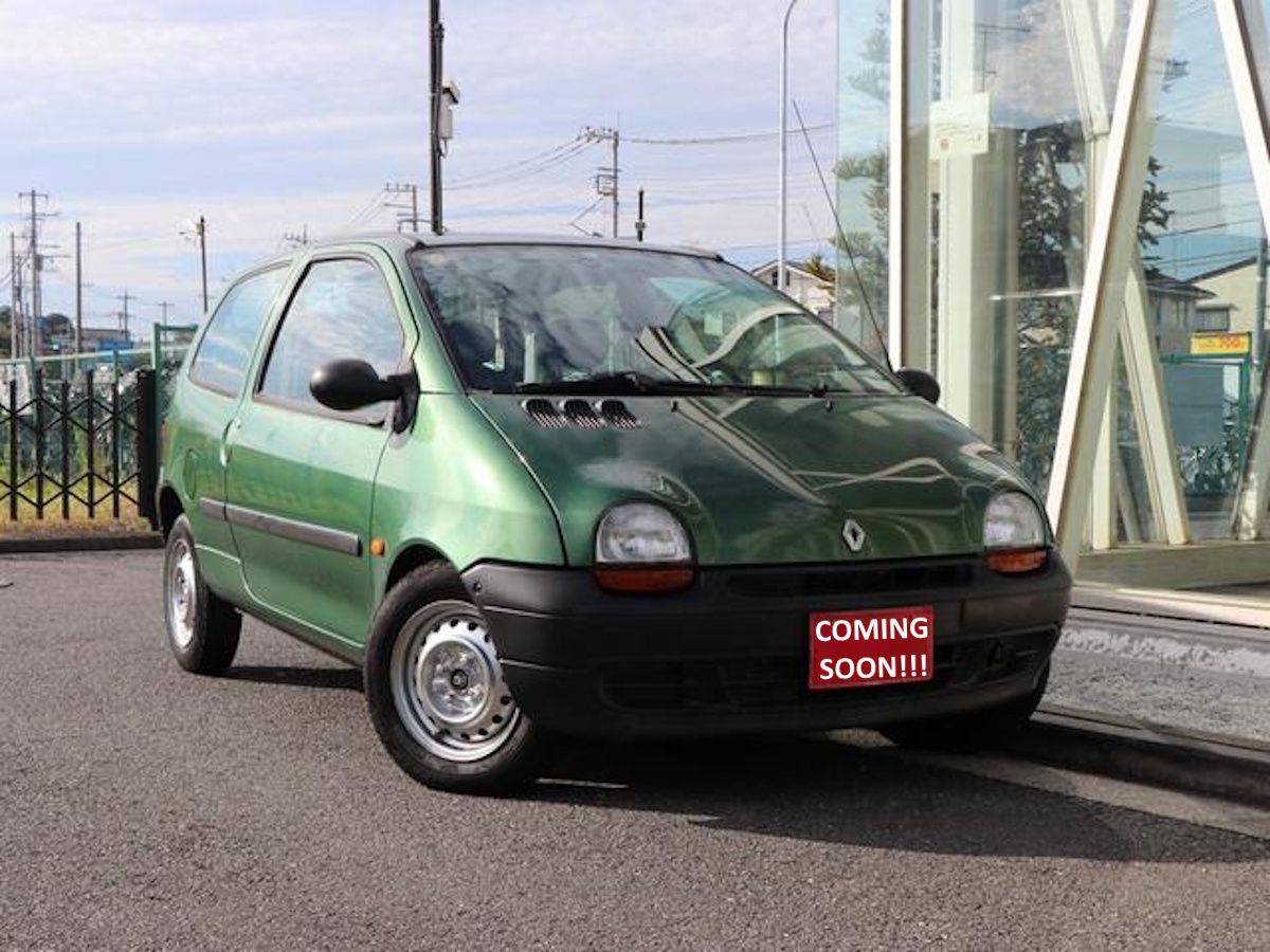 Importing My 1996 Renault Twingo Home: Five Weeks, One Tiny Renault and a Lot of Second-Guessing 1 1996 Renault Twingo outside a dealership in Japan.