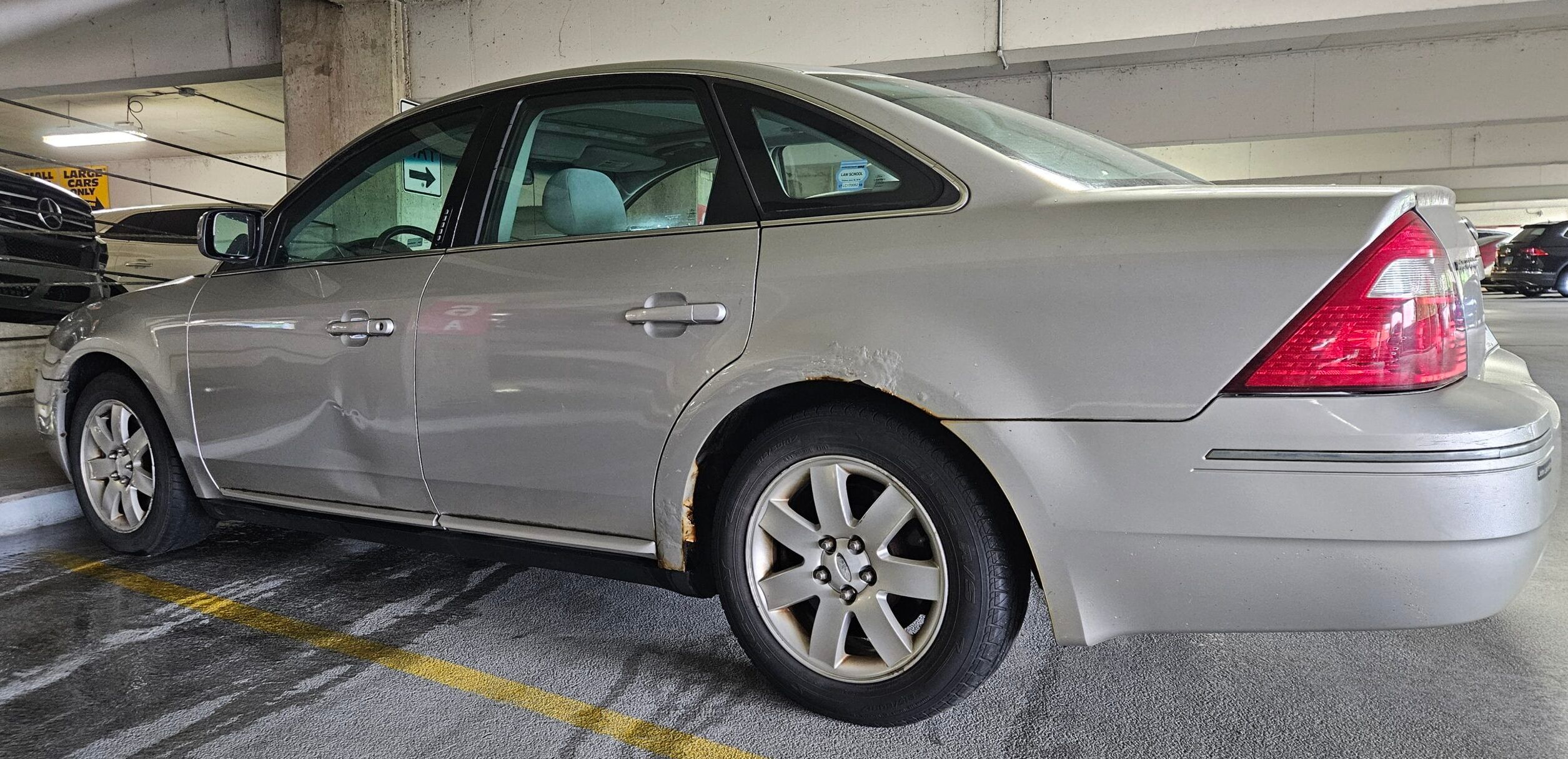 Curbside Classic: 2005 Ford Five Hundred - Full-Fledged Full-Size Flop 2 2005 Ford Five Hundred 1 scaled e1786289232120