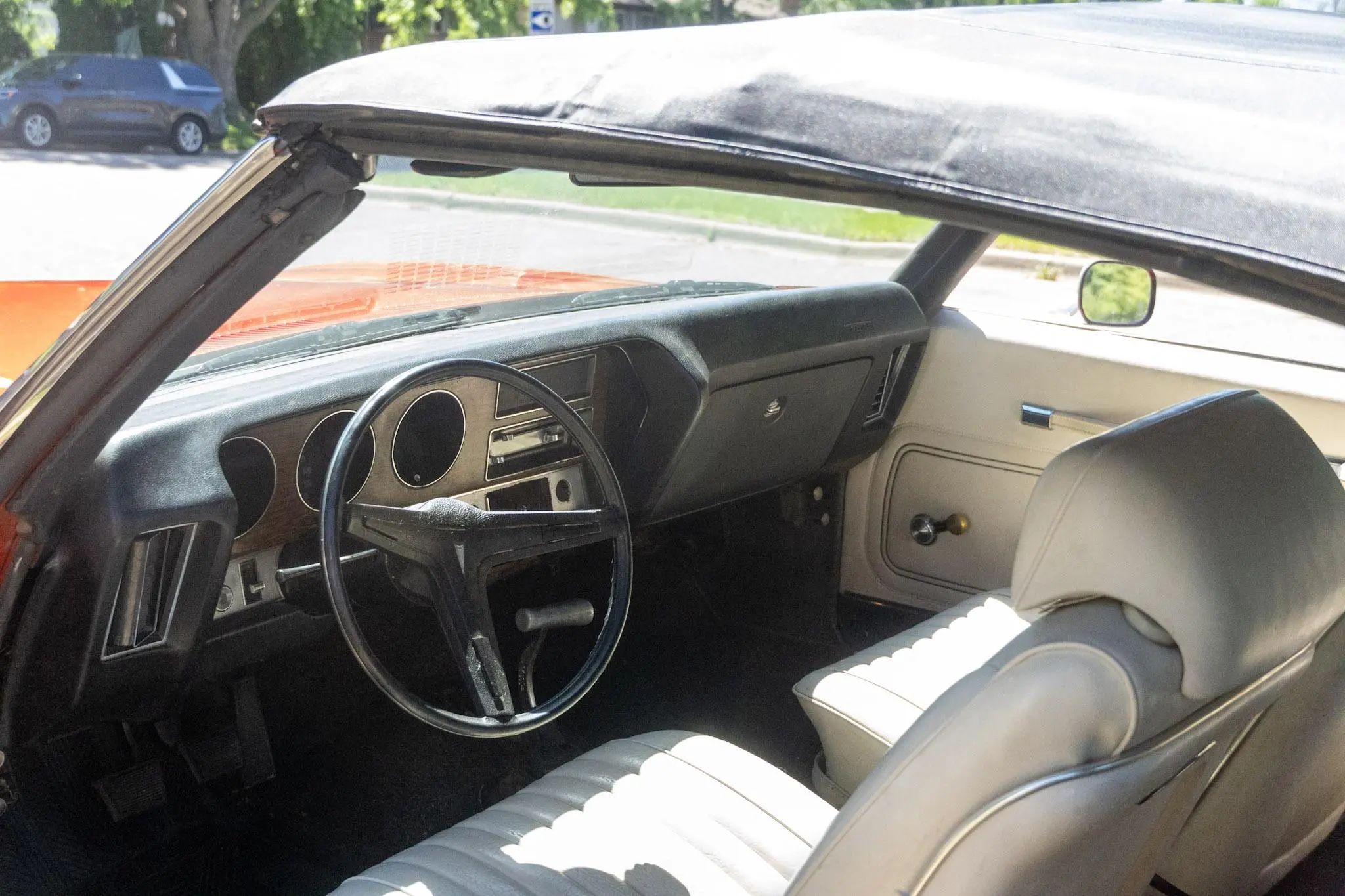 White interior of 1972 Pontiac LeMans Sport Convertible