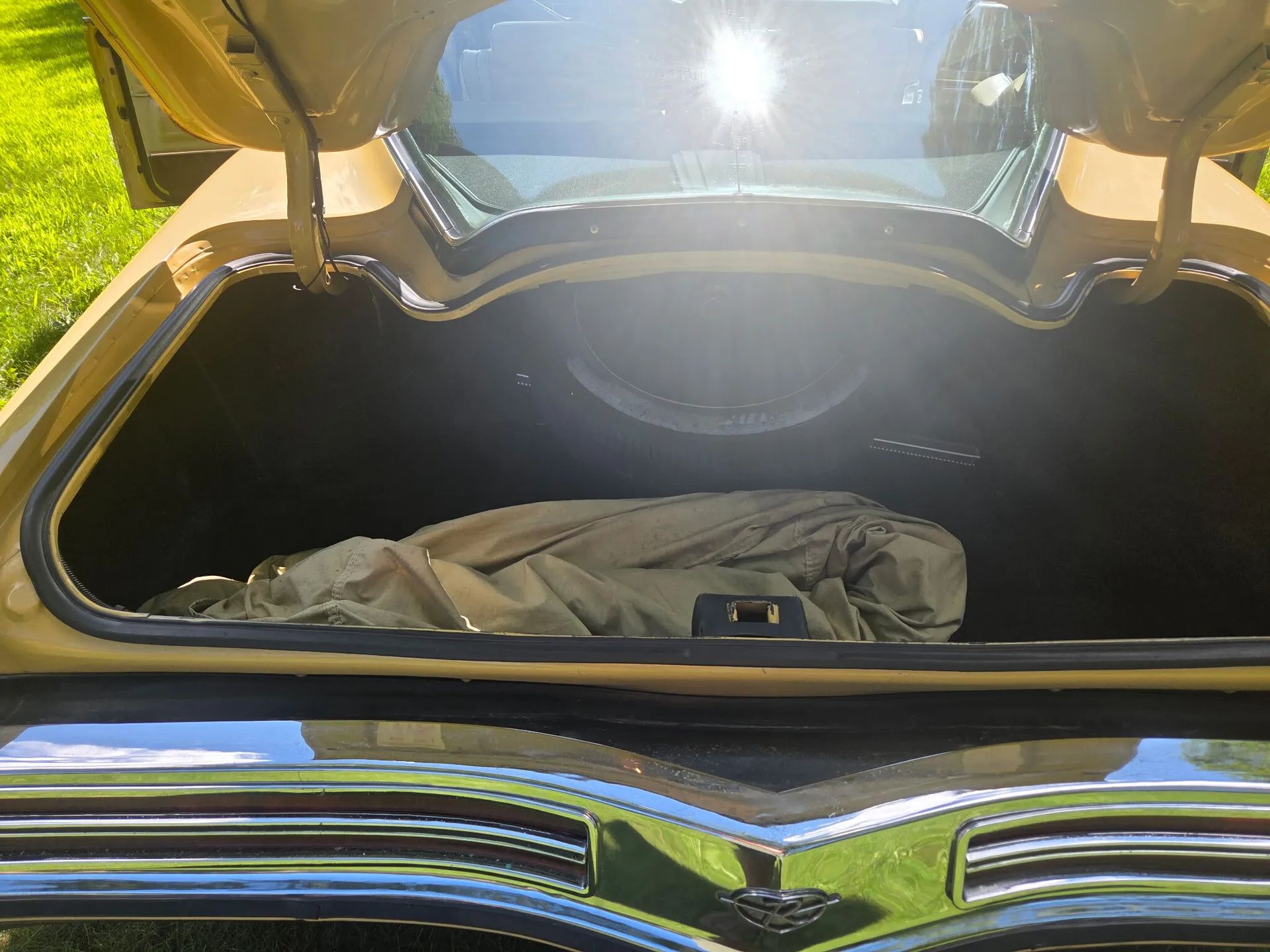 1973 Buick Riviera: A Slightly Toned-Down, Two-Owner Boattail 4 1973 Buick Riviera luggage compartment