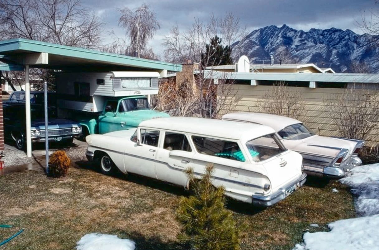 The Golden Age Of Car Fins -- Vintage Photos Of The 1950s And 1960s 17 Captura de pantalla 2026 05 19 00.06.59