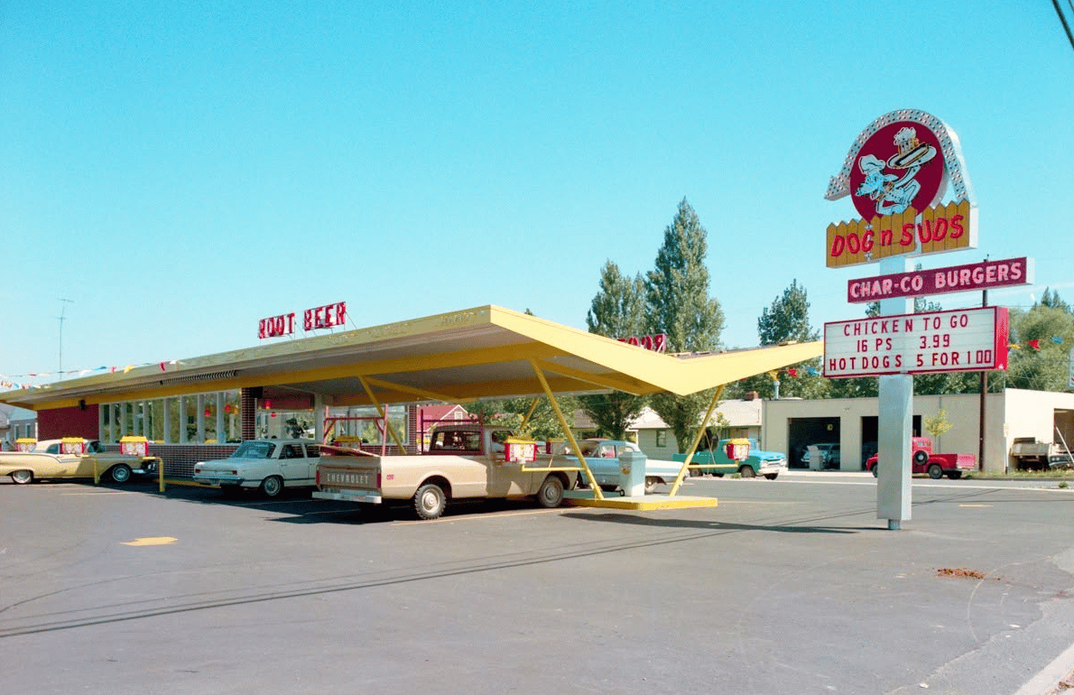When Cars, Diners and Fast Food Went Together: Vintage Photos From the 1950s–70s 9 Captura de pantalla 2026 06 17 16.20.32
