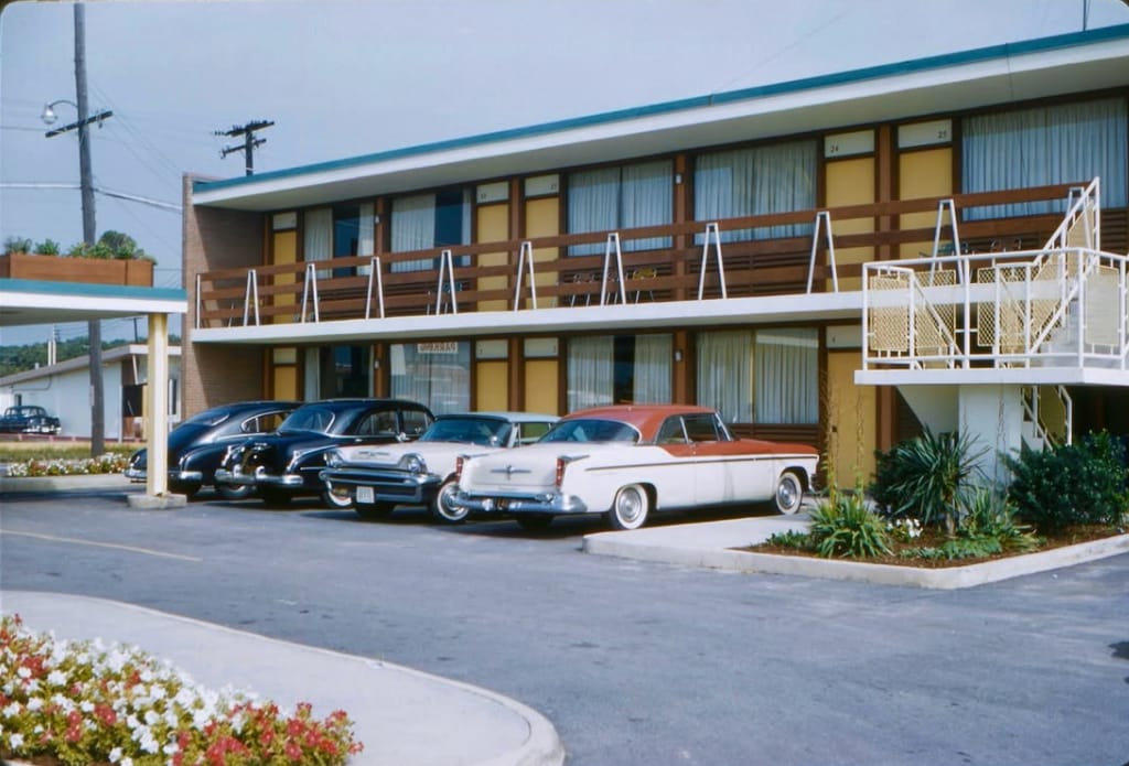 The Golden Age Of Car Fins -- Vintage Photos Of The 1950s And 1960s 4 Captura de pantalla 2026 08 07 01.22.50