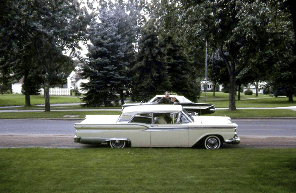 The Golden Age Of Car Fins -- Vintage Photos Of The 1950s And 1960s 15 Captura de pantalla 2026 08 10 08.48.11