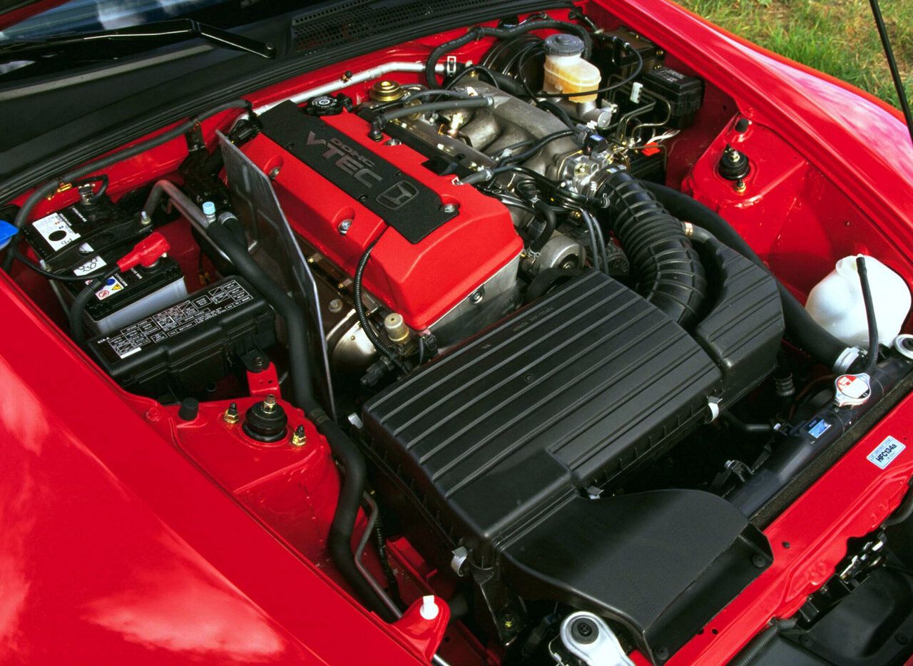 2005 Honda S2000: Honda’s High-Revving Cult-Favorite RWD Sports Car 14 Honda S2000 2000 1280 3d3d371aac86610a235e0d95b17bb9c959 e1789937084573