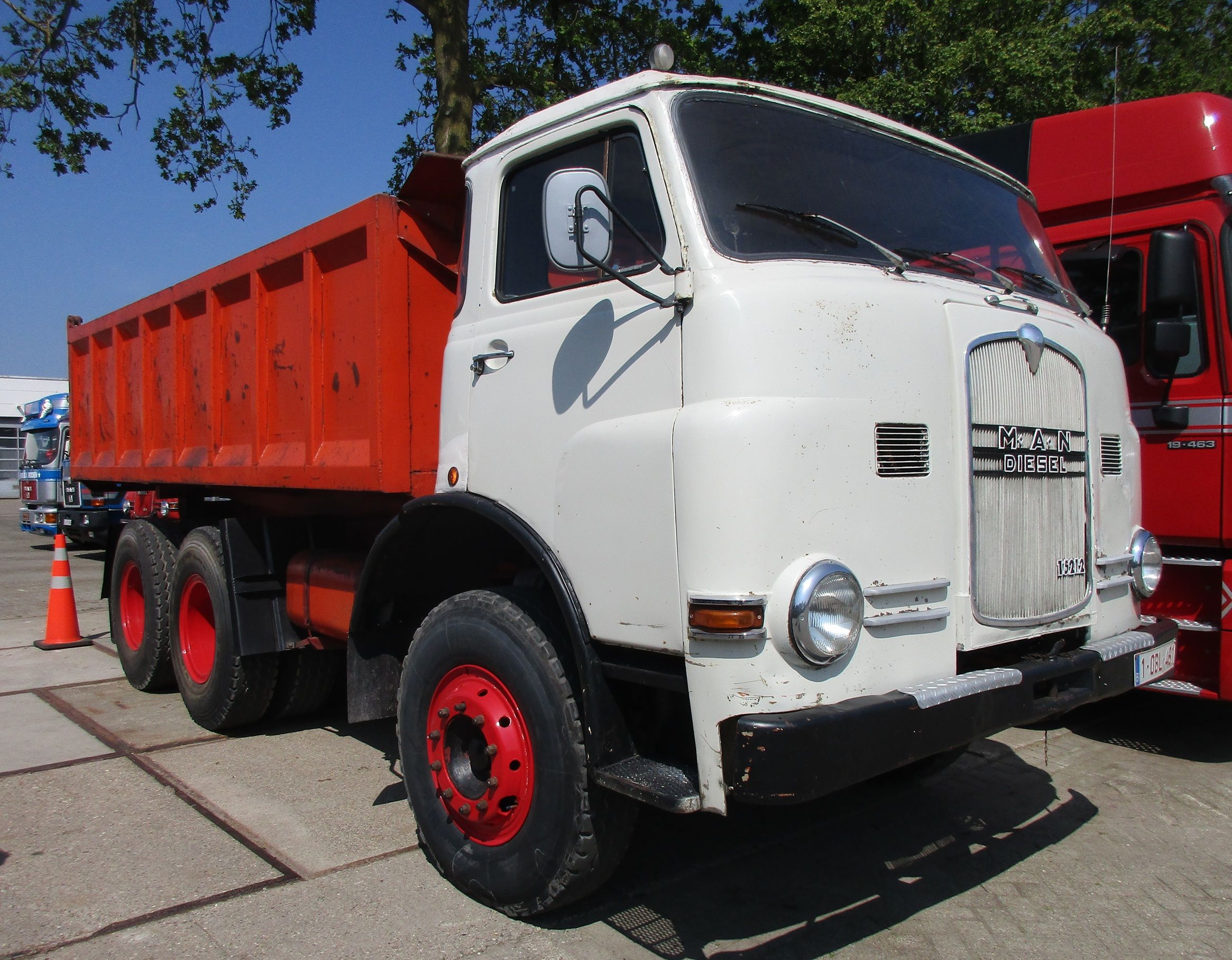 MAN-Büssing Oldtimertreffen 2024 - M.A.N. Diesel 15.212 'Pausbacke' 6x4 dump truck - 1
