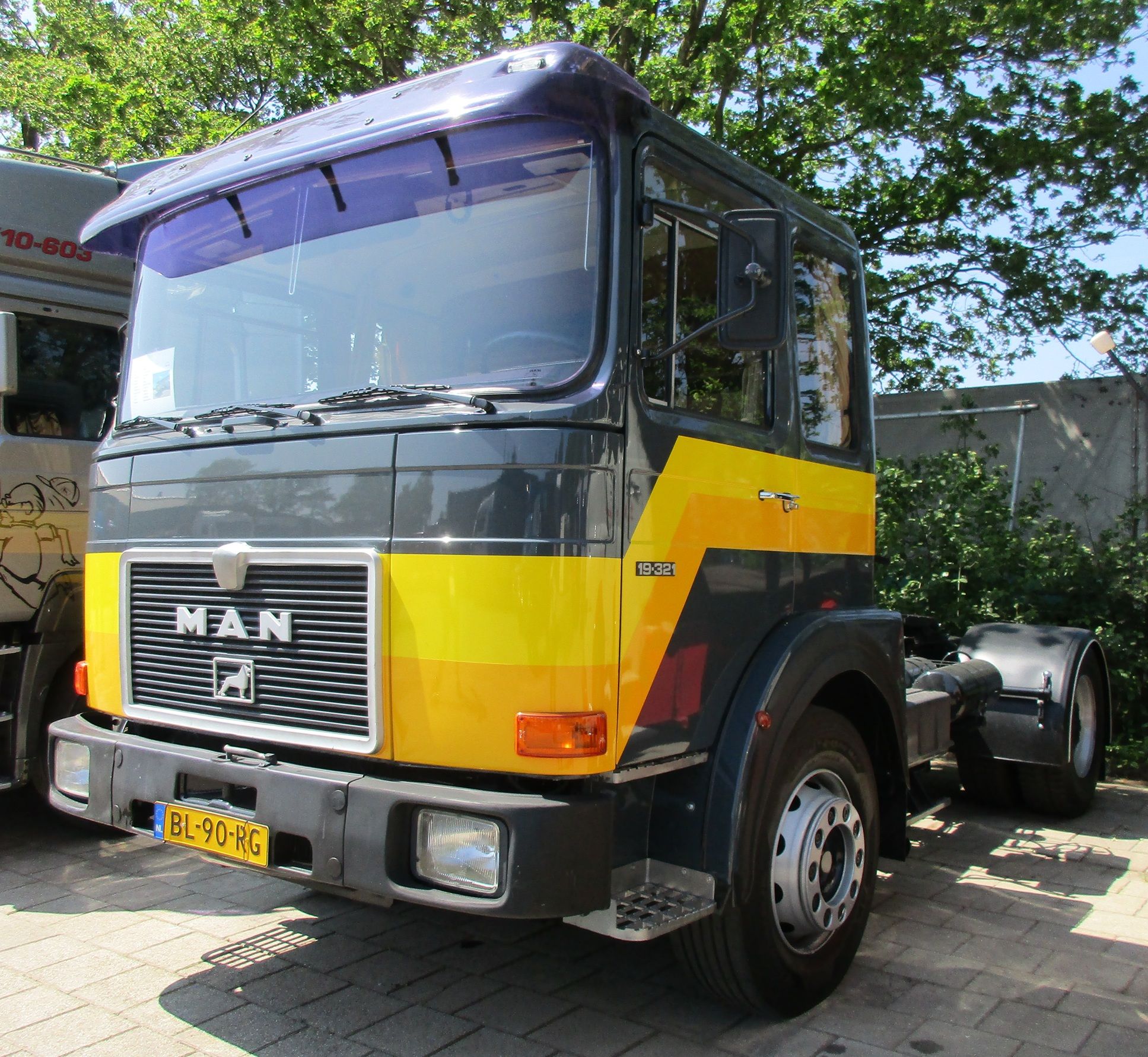 MAN-Büssing Oldtimertreffen 2024 - 1985 MAN F9 19.321 4x2 tractor
