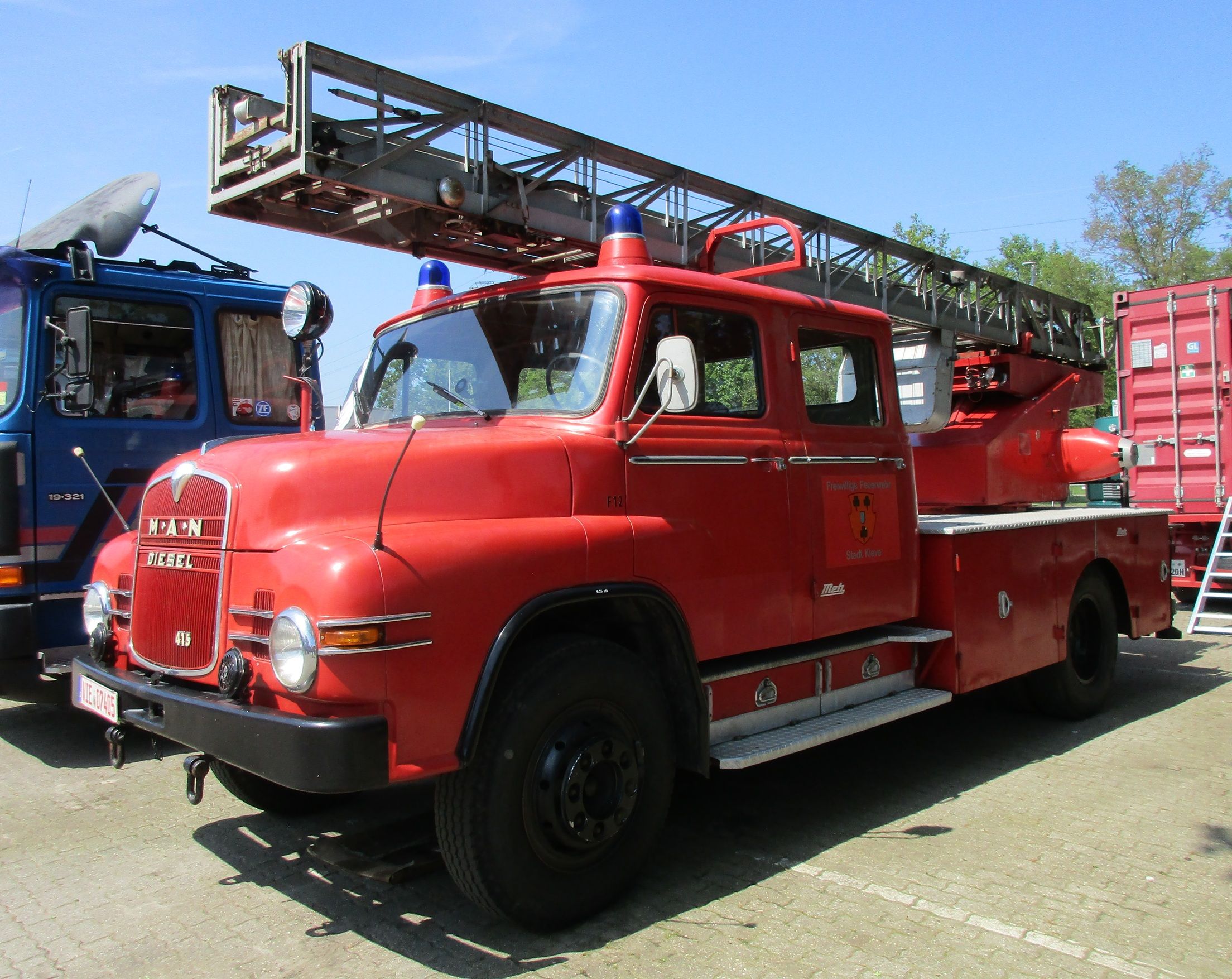 MAN-Büssing Oldtimertreffen 2024 - 1967 M.A.N. Diesel 415 firefighting ladder truck - Metz body