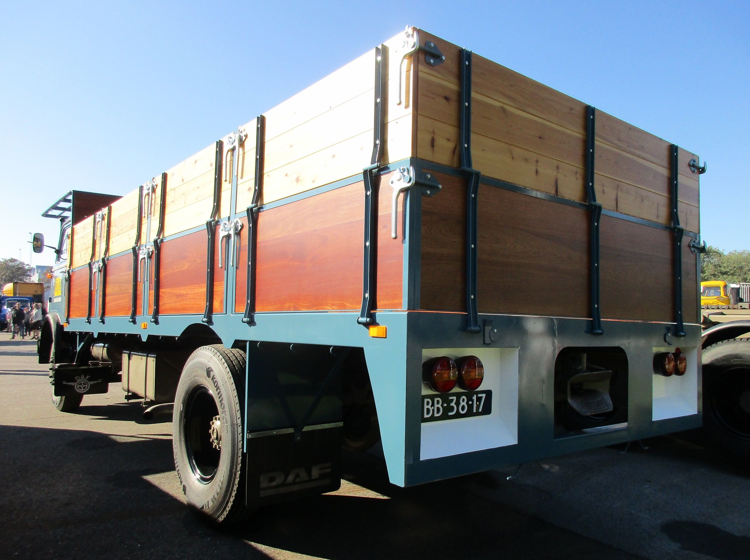 BVB Maasland - 1967 DAF A 2200 DO 505 flatbed truck - 3