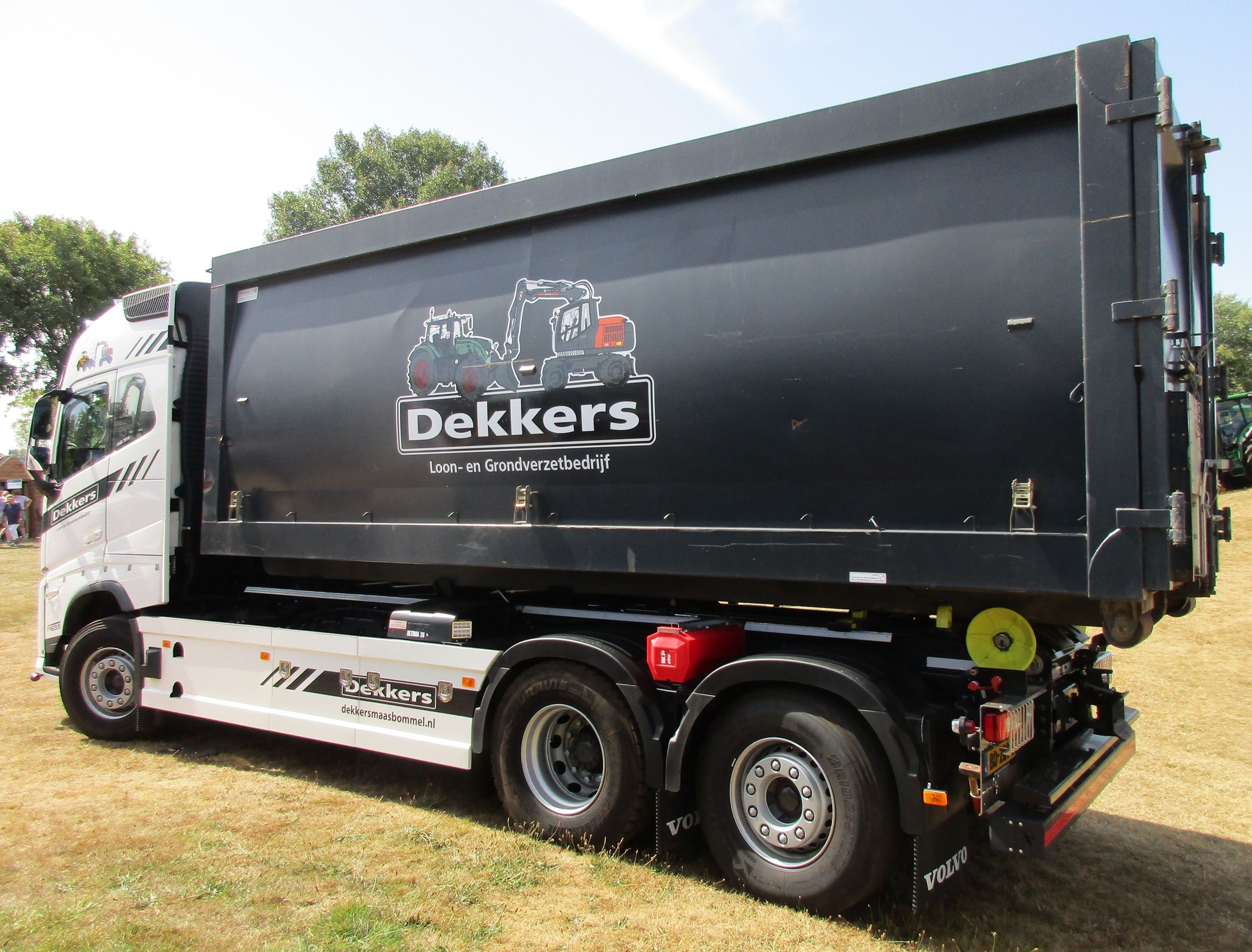 2026 Volvo FH Aero 6x2*4 Hooklift Truck - I Have Just Started Rolling 4 Dekkers Maasbommel - 2026 Volvo FH Aero 6x2*4 truck with a Hiab Multilift Ultima 26 hooklift hoist - 4