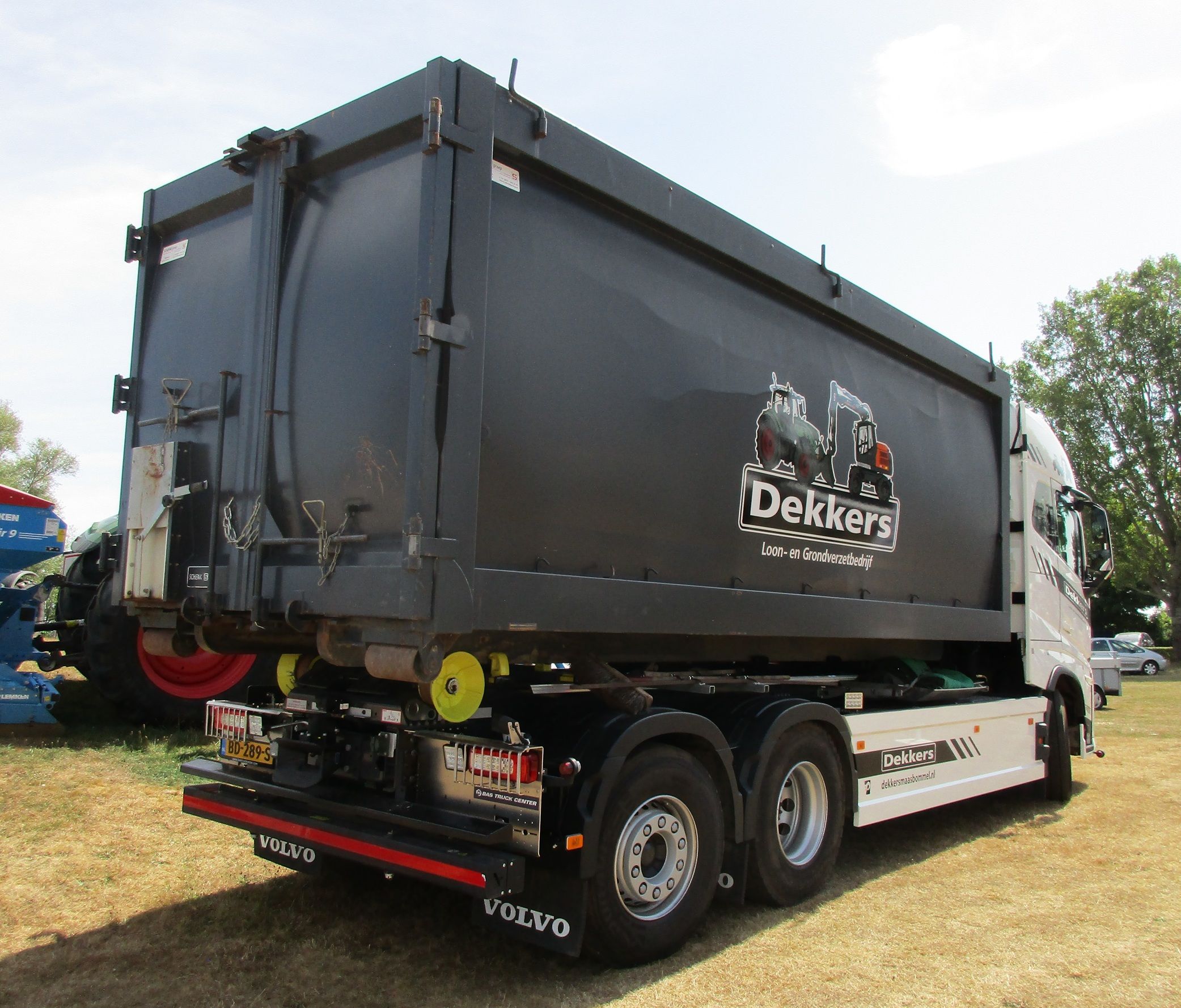 2026 Volvo FH Aero 6x2*4 Hooklift Truck - I Have Just Started Rolling 12 Dekkers Maasbommel - 2026 Volvo FH Aero 6x2*4 truck with a Hiab Multilift Ultima 26 hooklift hoist - 12