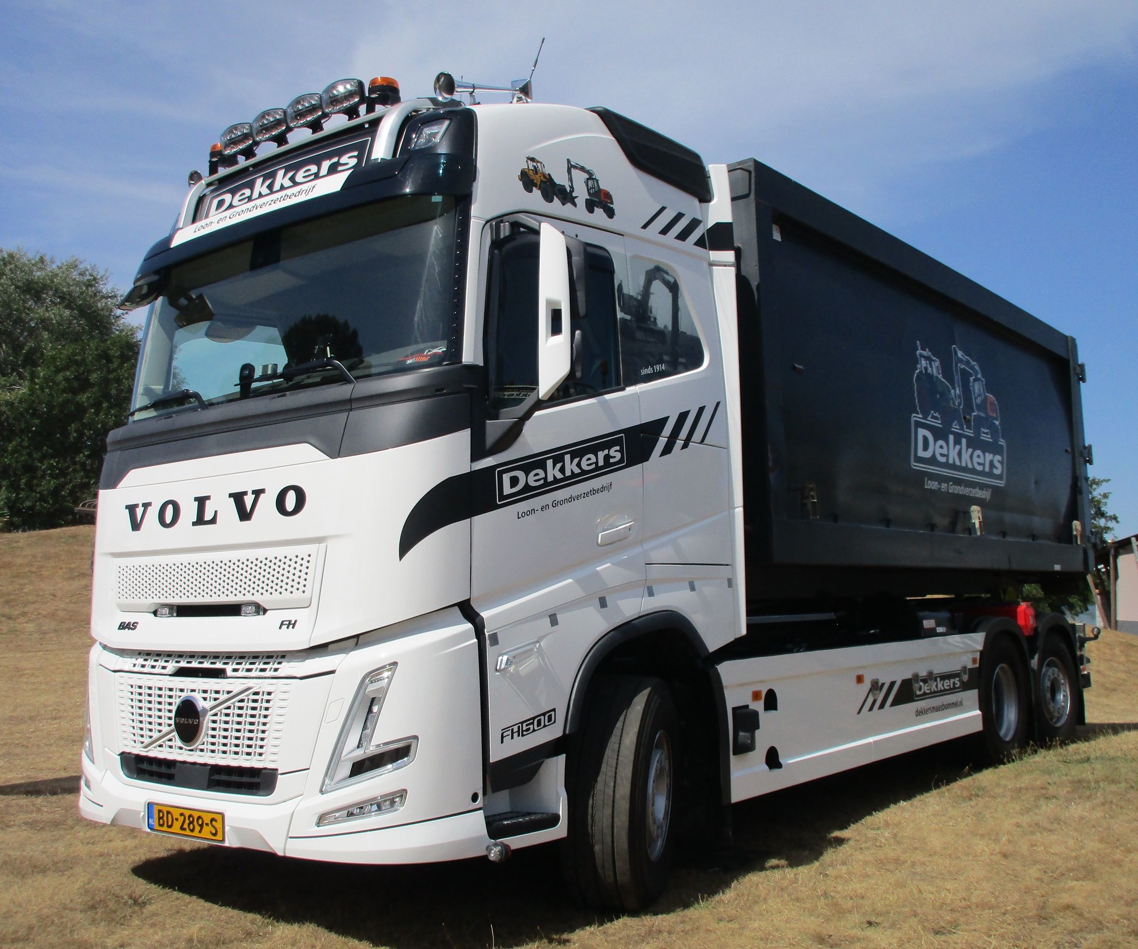 2026 Volvo FH Aero 6x2*4 Hooklift Truck - I Have Just Started Rolling 1 Dekkers Maasbommel - 2026 Volvo FH Aero 6x2*4 truck with a Hiab Multilift Ultima 26 hooklift hoist - 1