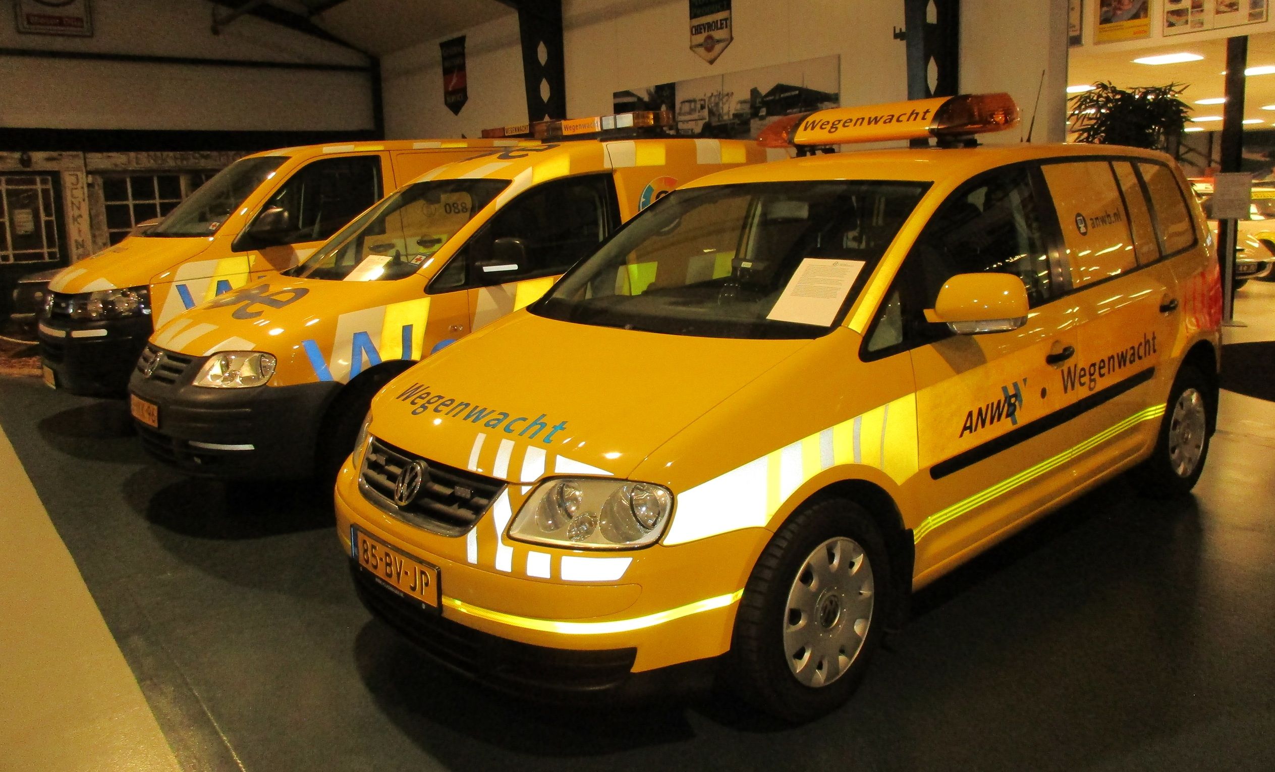 A Pictorial History Of Dutch Roadside Assistance Vehicles - Two-Wheelers And Four-Wheelers, But No ATVs 27 Visscher Classique - 80th anniversary ANWB Dutch roadside assistance - three Volkswagen vans