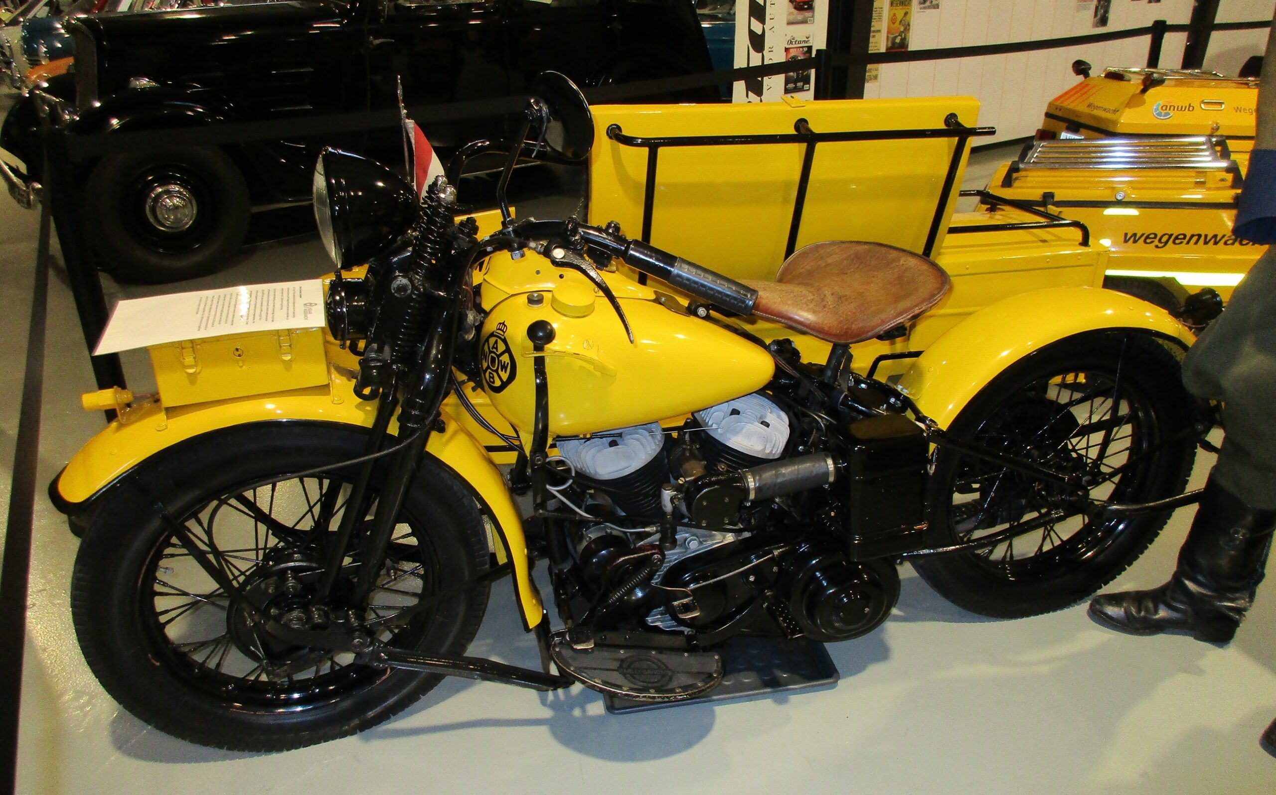 A Pictorial History Of Dutch Roadside Assistance Vehicles - Two-Wheelers And Four-Wheelers, But No ATVs 5 Visscher Classique - 80th anniversary ANWB Dutch roadside assistance - Harley Davidson - 1