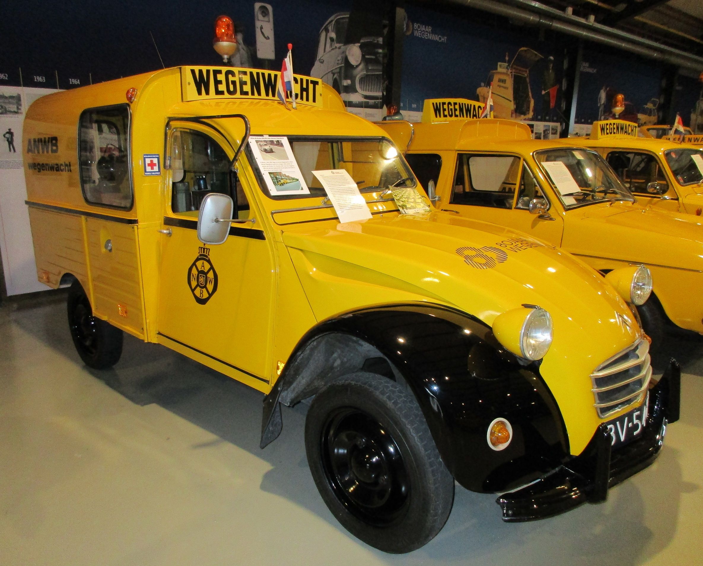A Pictorial History Of Dutch Roadside Assistance Vehicles - Two-Wheelers And Four-Wheelers, But No ATVs 19 Visscher Classique - 80th anniversary ANWB Dutch roadside assistance - Citroën 2CV van - 1