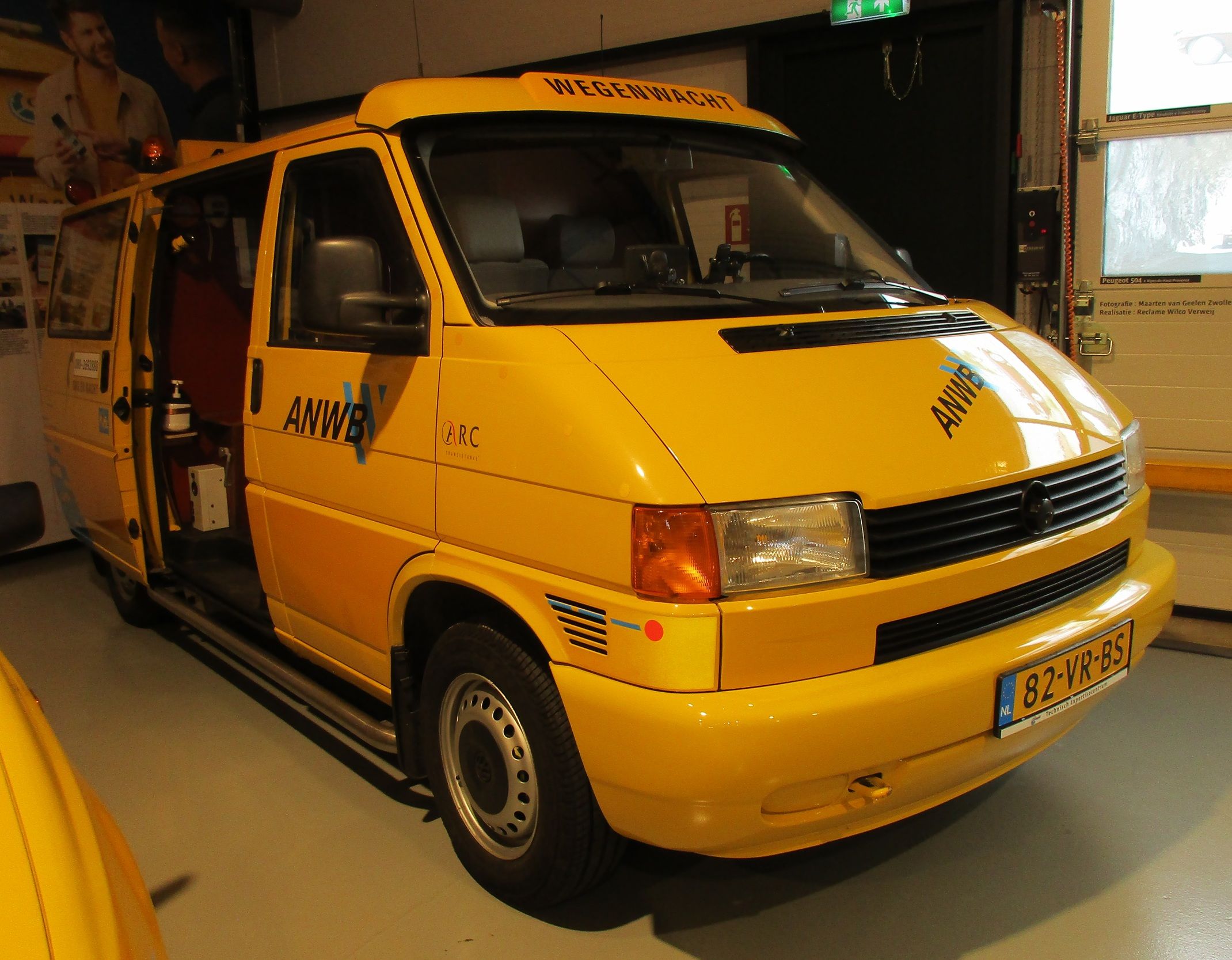 A Pictorial History Of Dutch Roadside Assistance Vehicles - Two-Wheelers And Four-Wheelers, But No ATVs 26 Visscher Classique - 80th anniversary ANWB Dutch roadside assistance - VW Transporter - 1