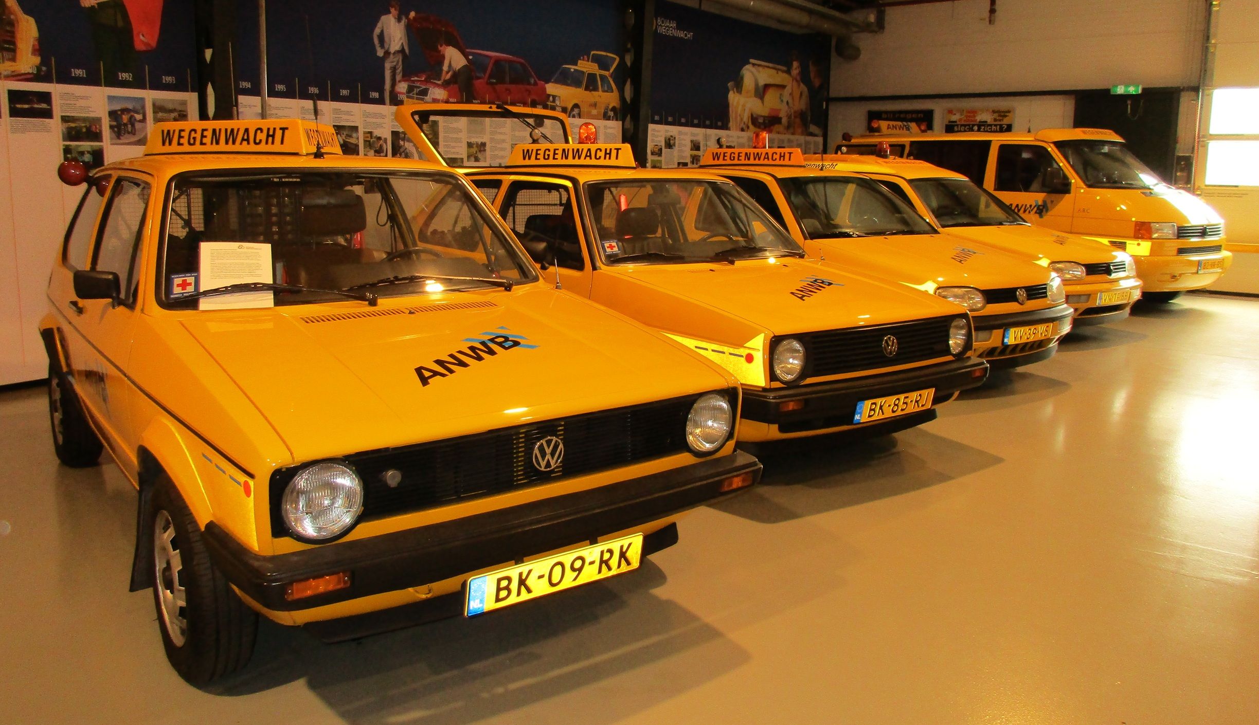 A Pictorial History Of Dutch Roadside Assistance Vehicles - Two-Wheelers And Four-Wheelers, But No ATVs 25 Visscher Classique - 80th anniversary ANWB Dutch roadside assistance - VW Golf generations