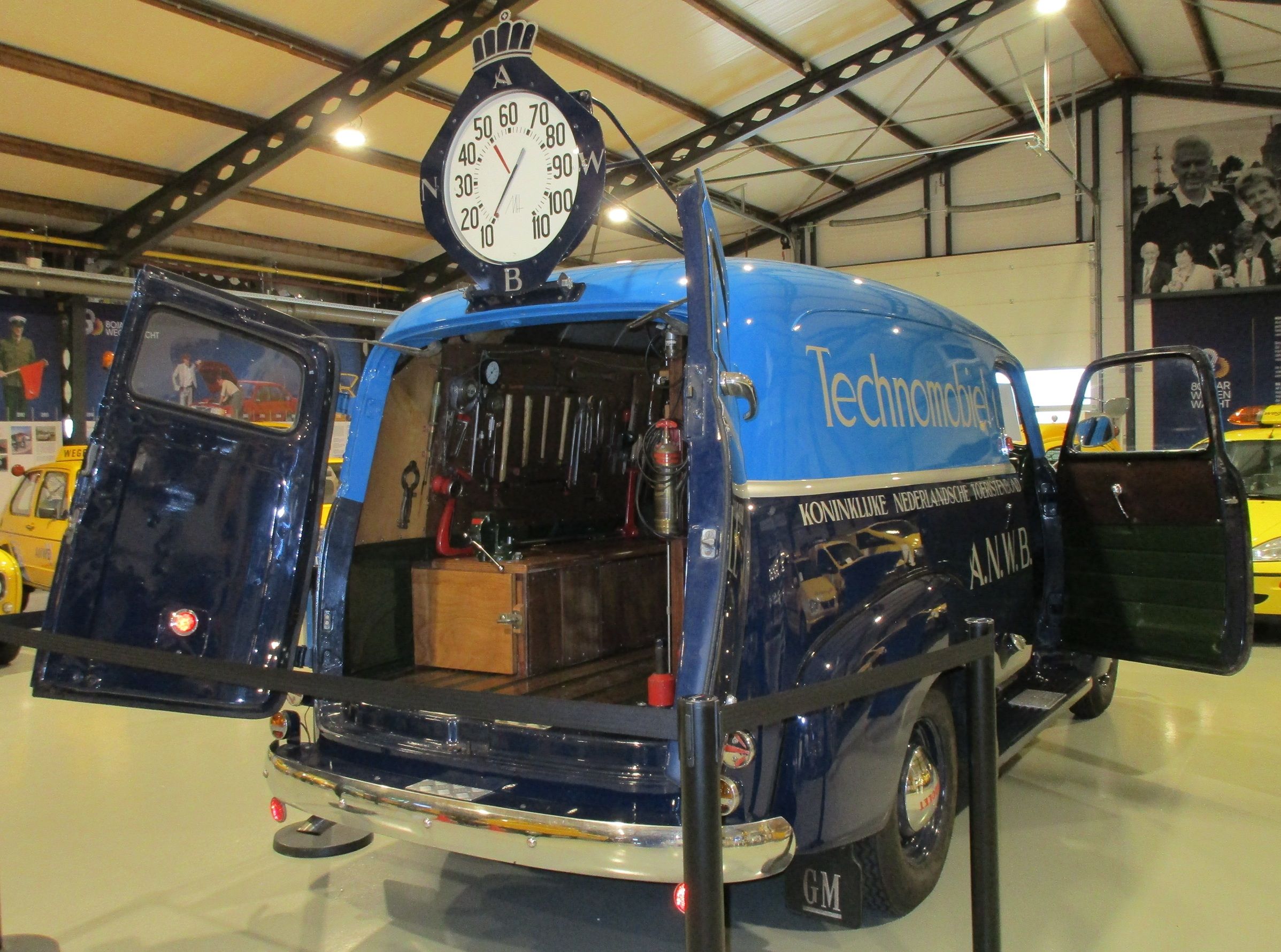 A Pictorial History Of Dutch Roadside Assistance Vehicles - Two-Wheelers And Four-Wheelers, But No ATVs 41 Visscher Classique - 80th anniversary ANWB Dutch roadside assistance - Chevrolet panel van - 3
