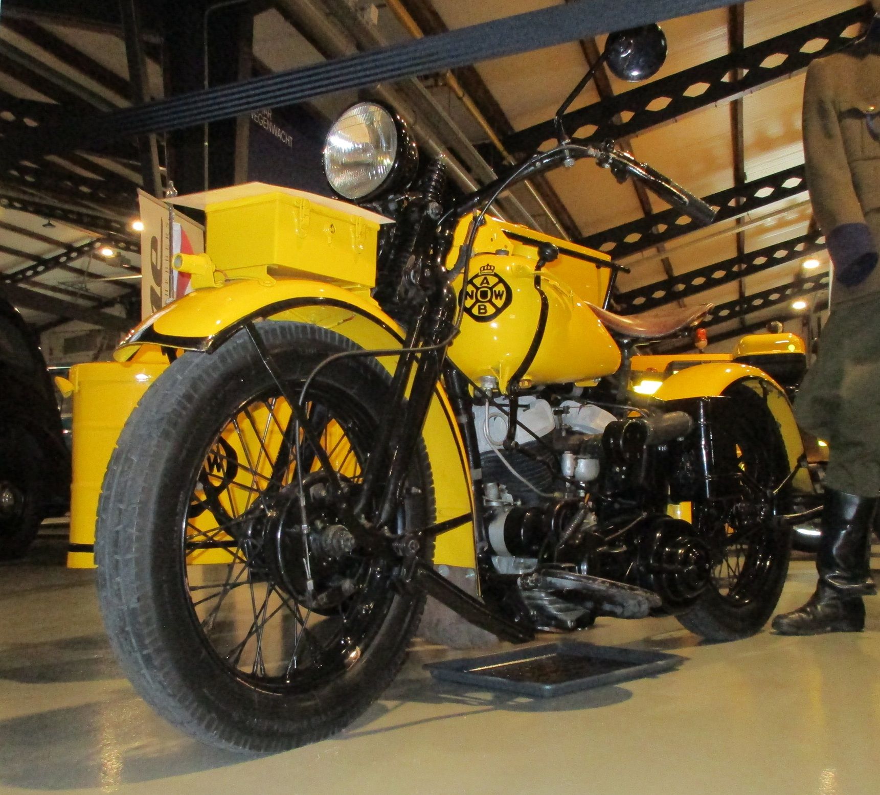 A Pictorial History Of Dutch Roadside Assistance Vehicles - Two-Wheelers And Four-Wheelers, But No ATVs 6 Visscher Classique - 80th anniversary ANWB Dutch roadside assistance - Harley Davidson - 2