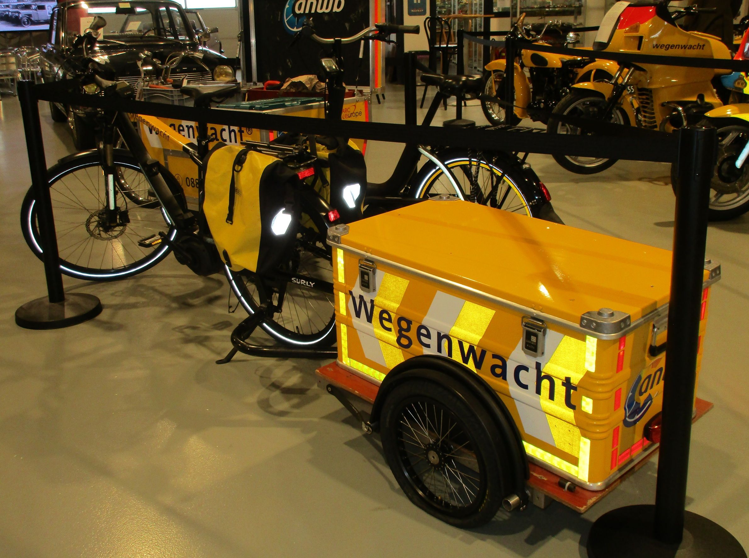 A Pictorial History Of Dutch Roadside Assistance Vehicles - Two-Wheelers And Four-Wheelers, But No ATVs 2 Visscher Classique - 80th anniversary ANWB Dutch roadside assistance - E-bike with trailer